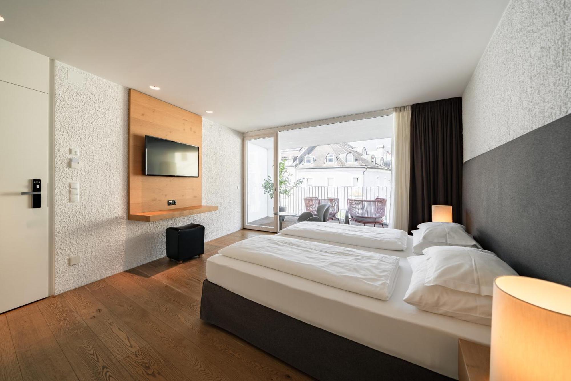 Junior Suite with Balcony