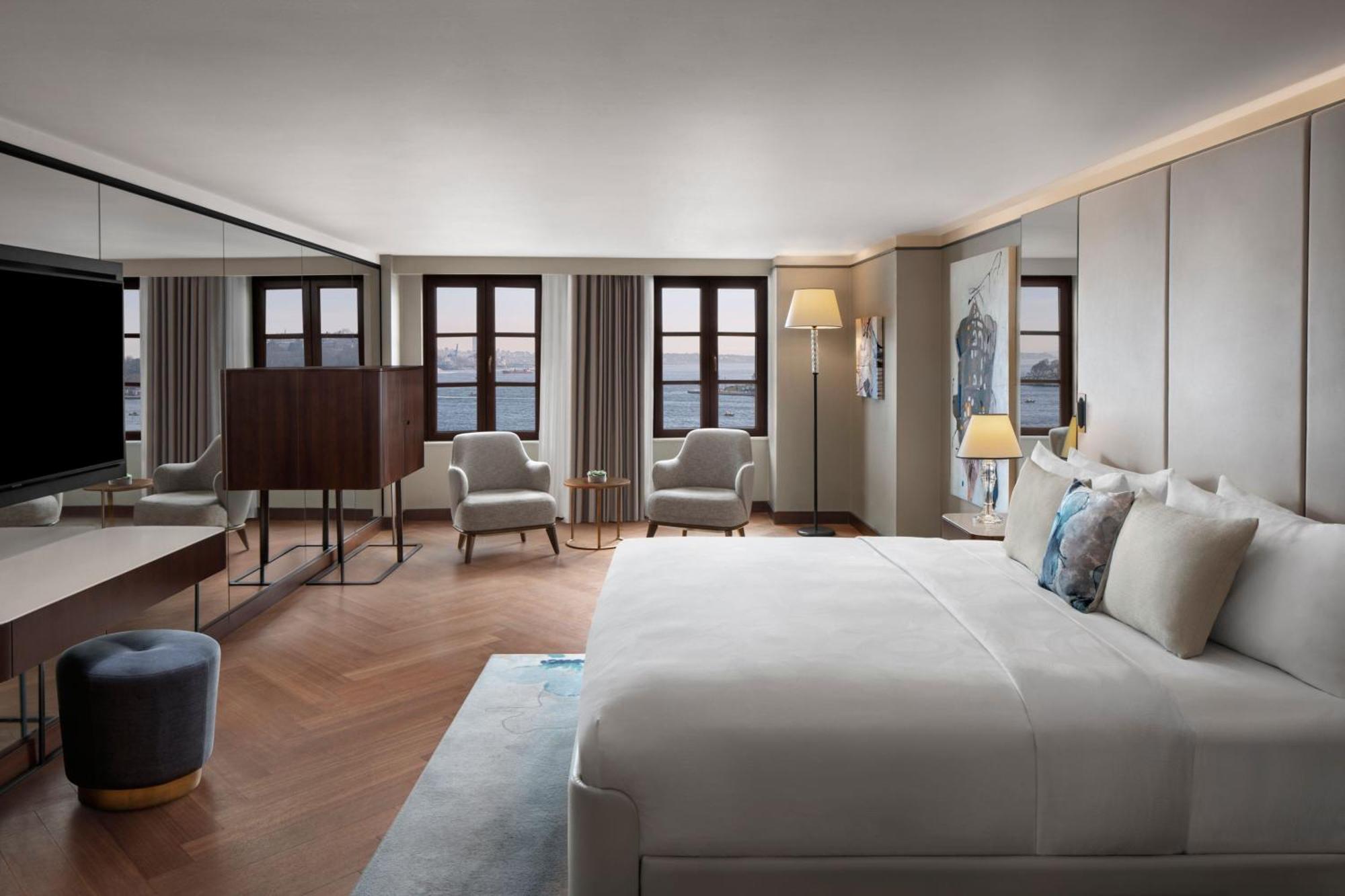 Superior King Room with Bosphorus View