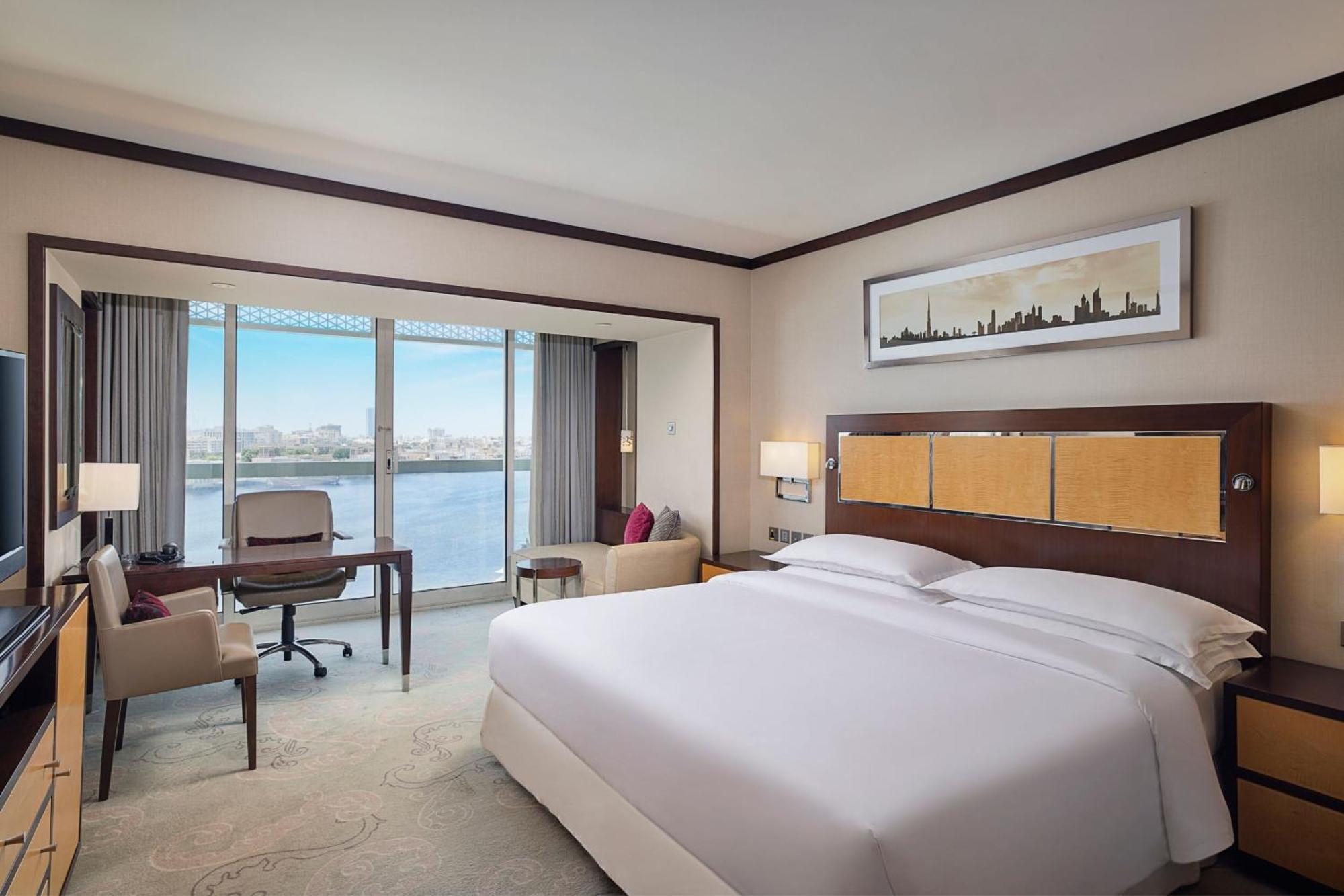 Deluxe Room, Guest room, 1 King, Creek view