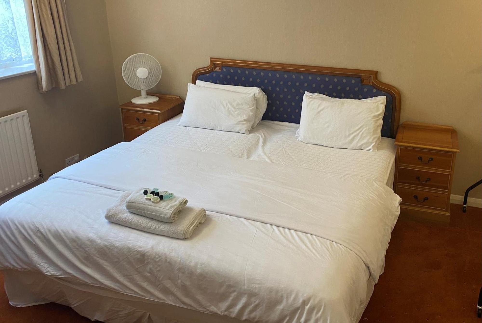 Double Room with Private Bathroom