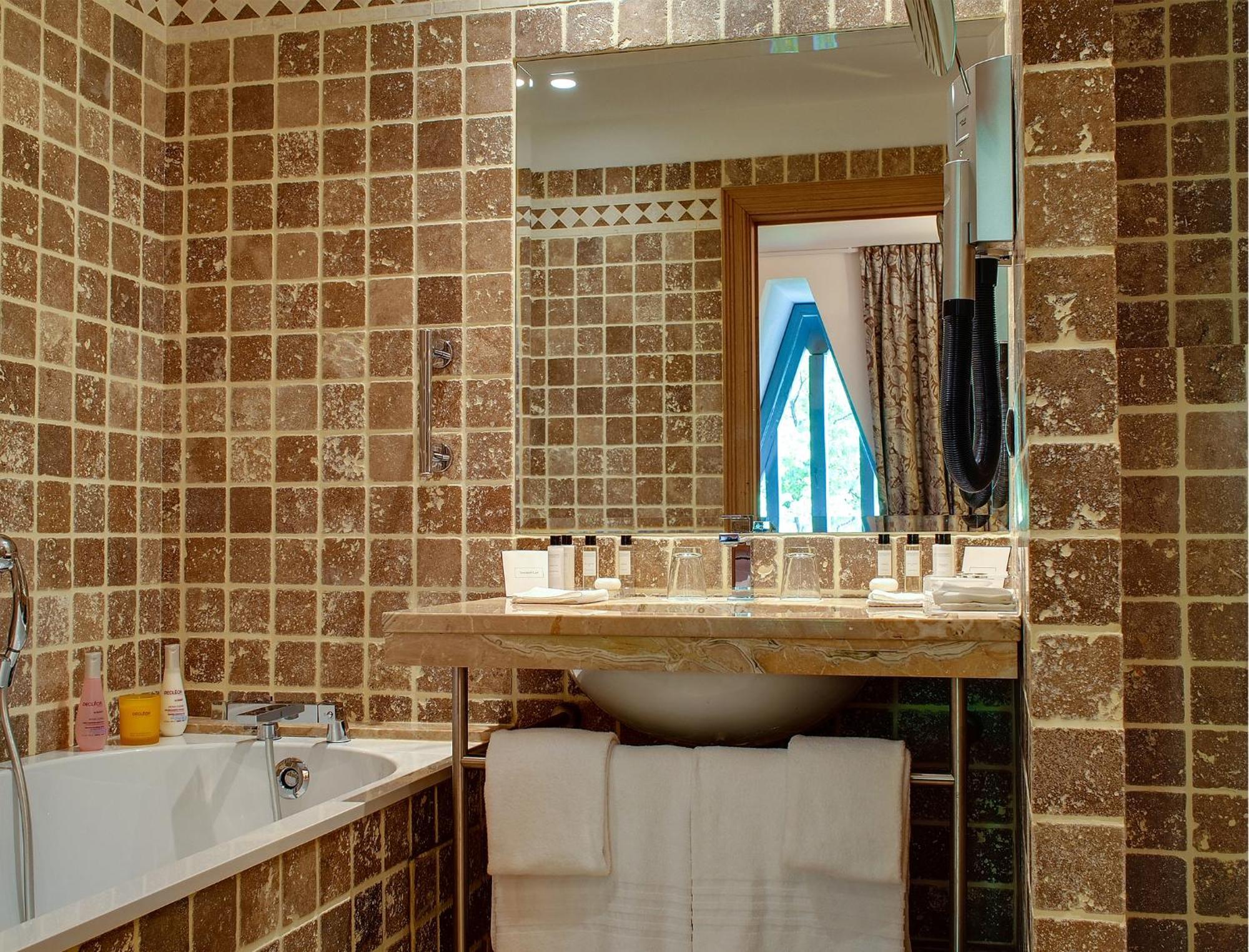 PRIVILEGE, Guest room, 2 Twin/Single Bed(s), City view