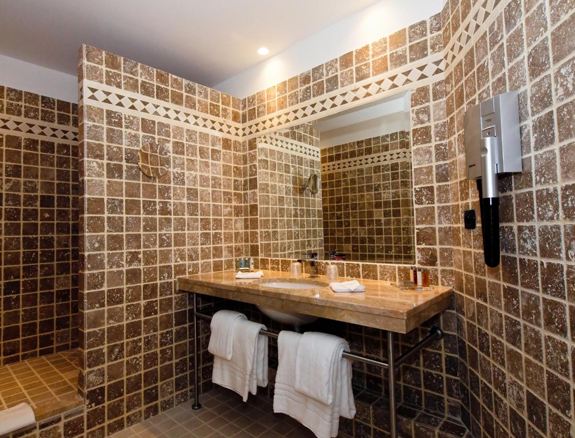 Guest room, 2 Twin/Single Bed(s), Limited view