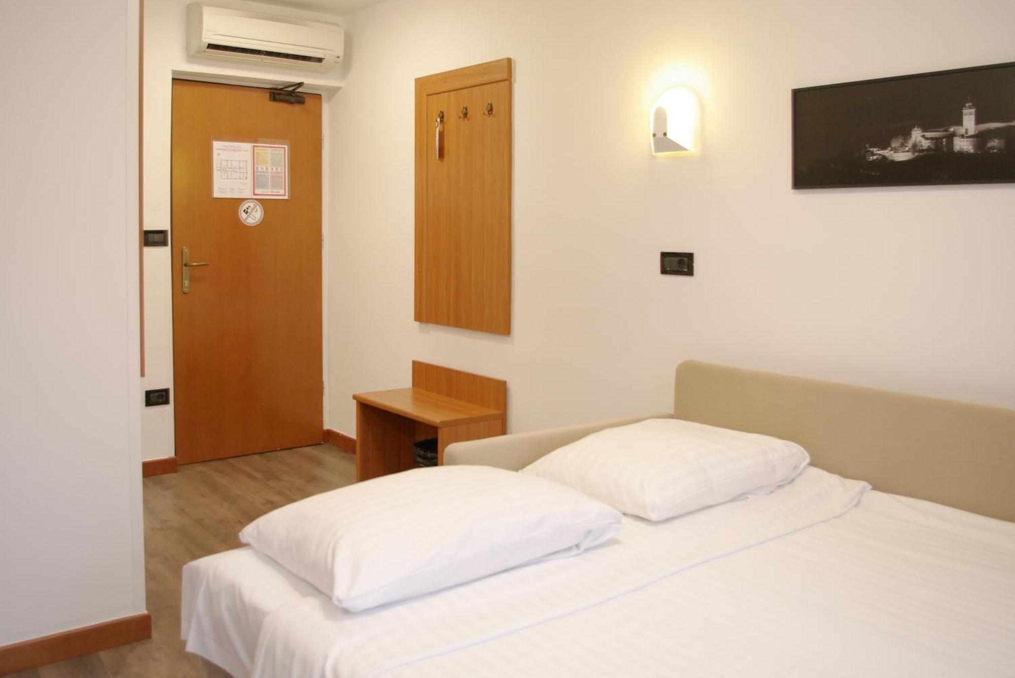 Apartment with Kitchenette