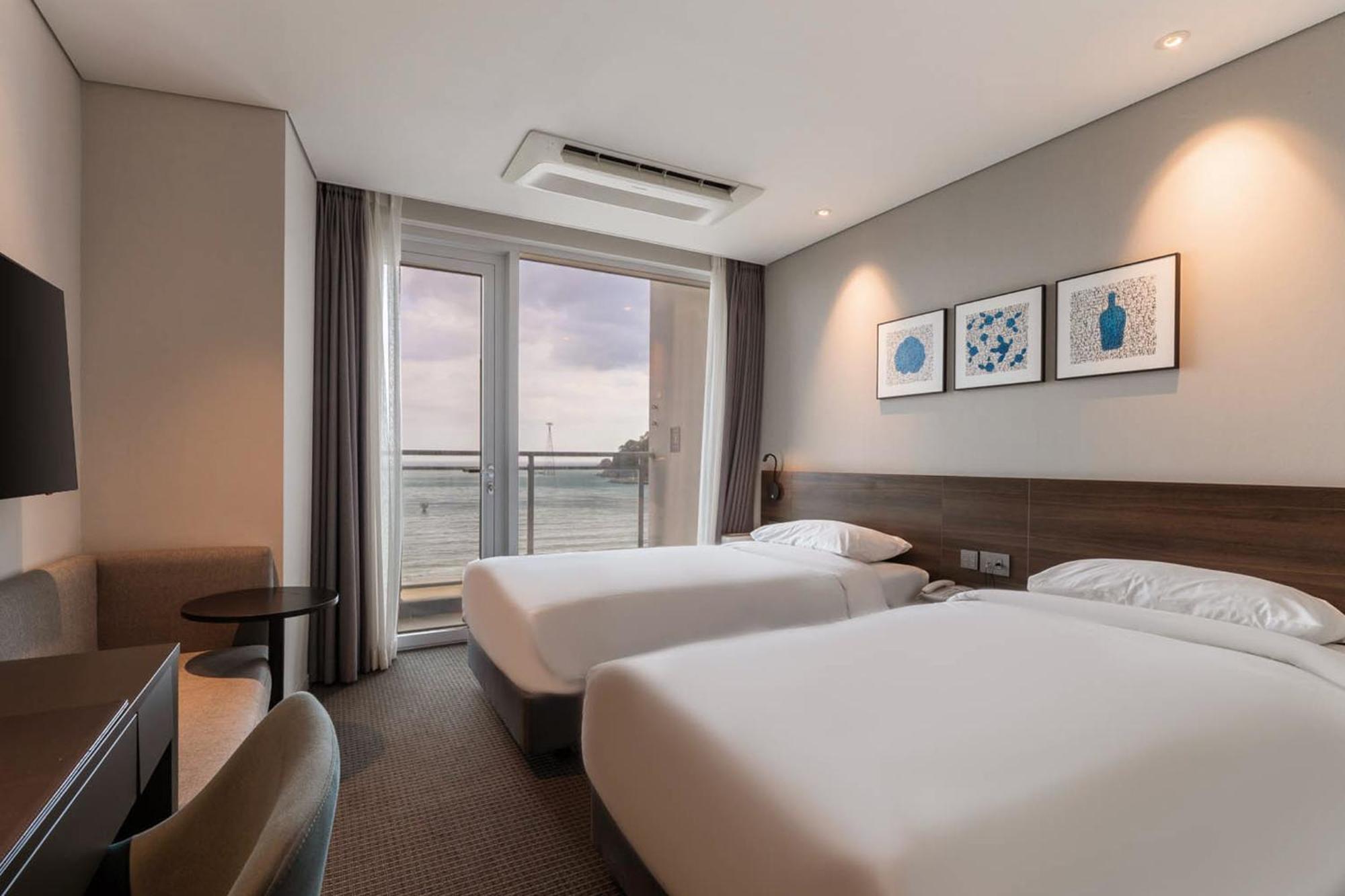 Superior Tweepersoonskamer met 2 Aparte Bedden en Terras - Uitzicht op Zee