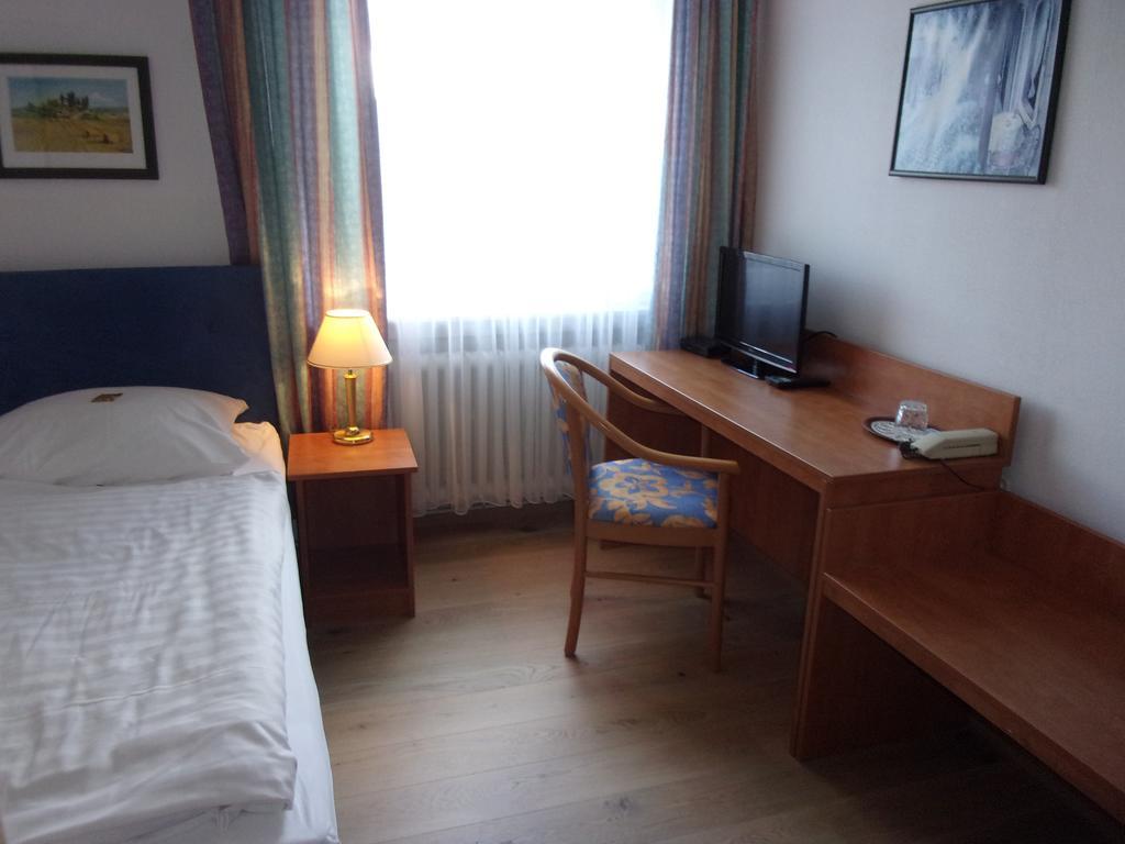 Single Room,155455208:JPEG