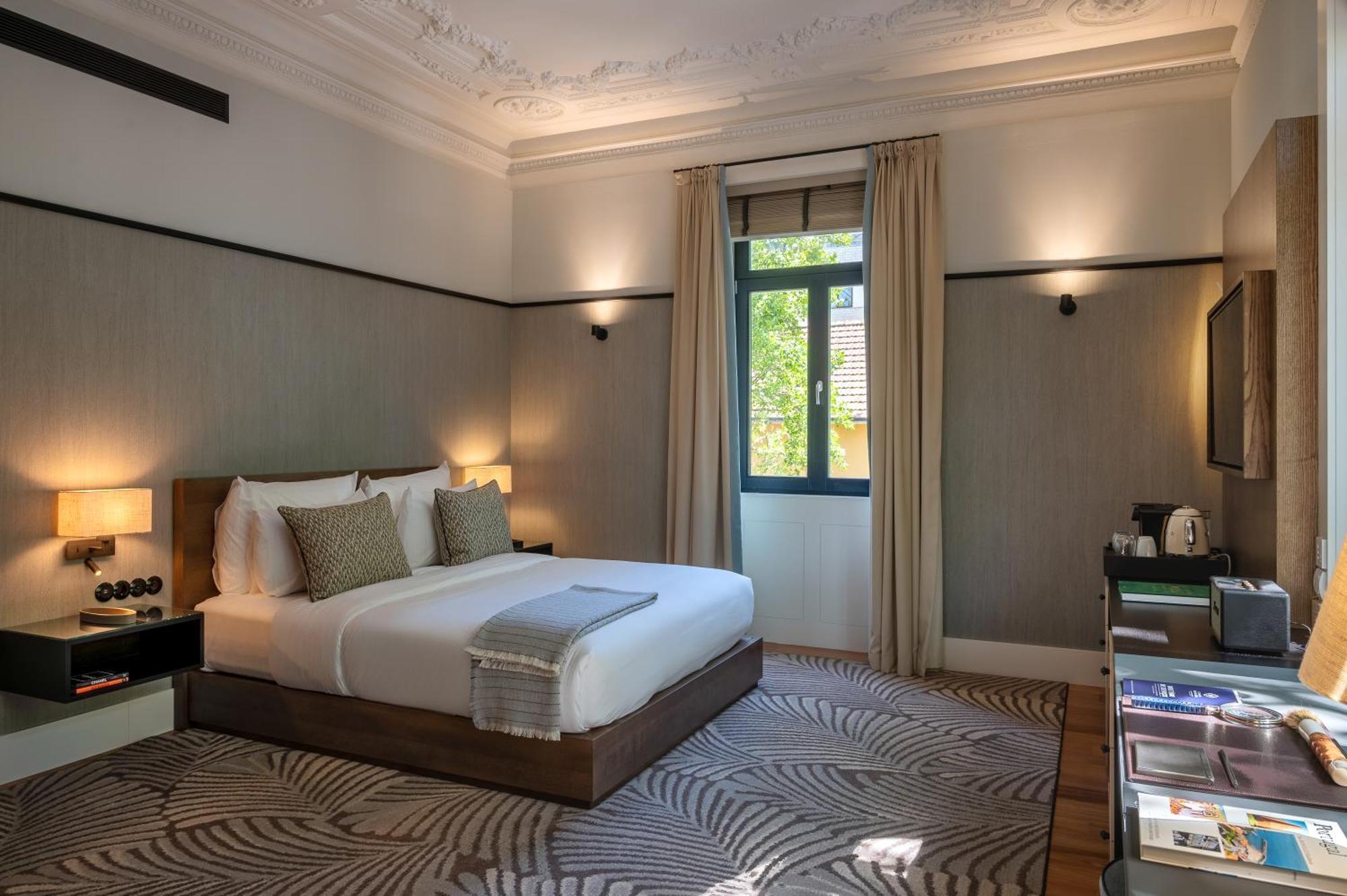 Deluxe Junior Suite,1469886614:JPEG