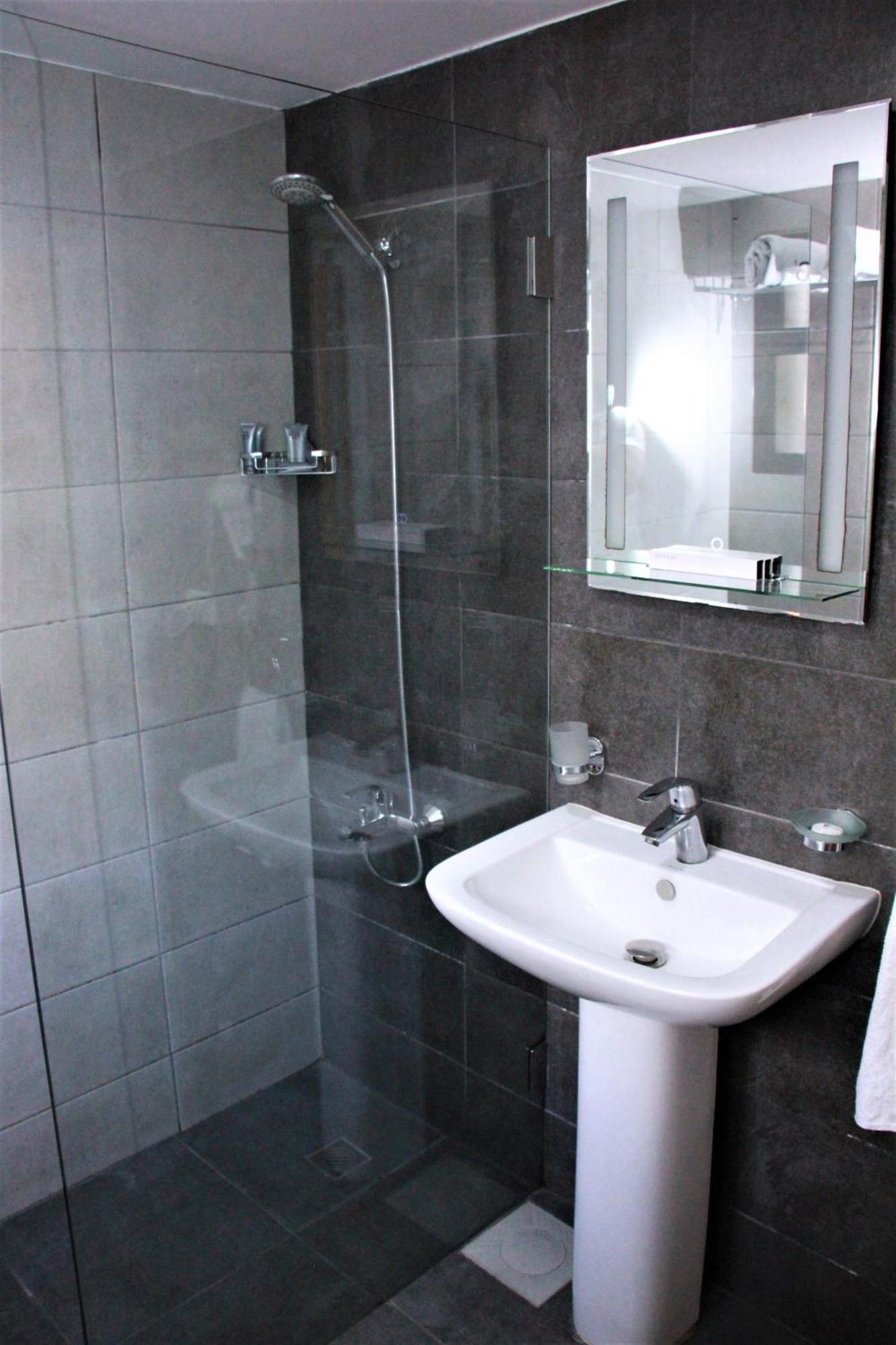 Deluxe Twin Room with Balcony