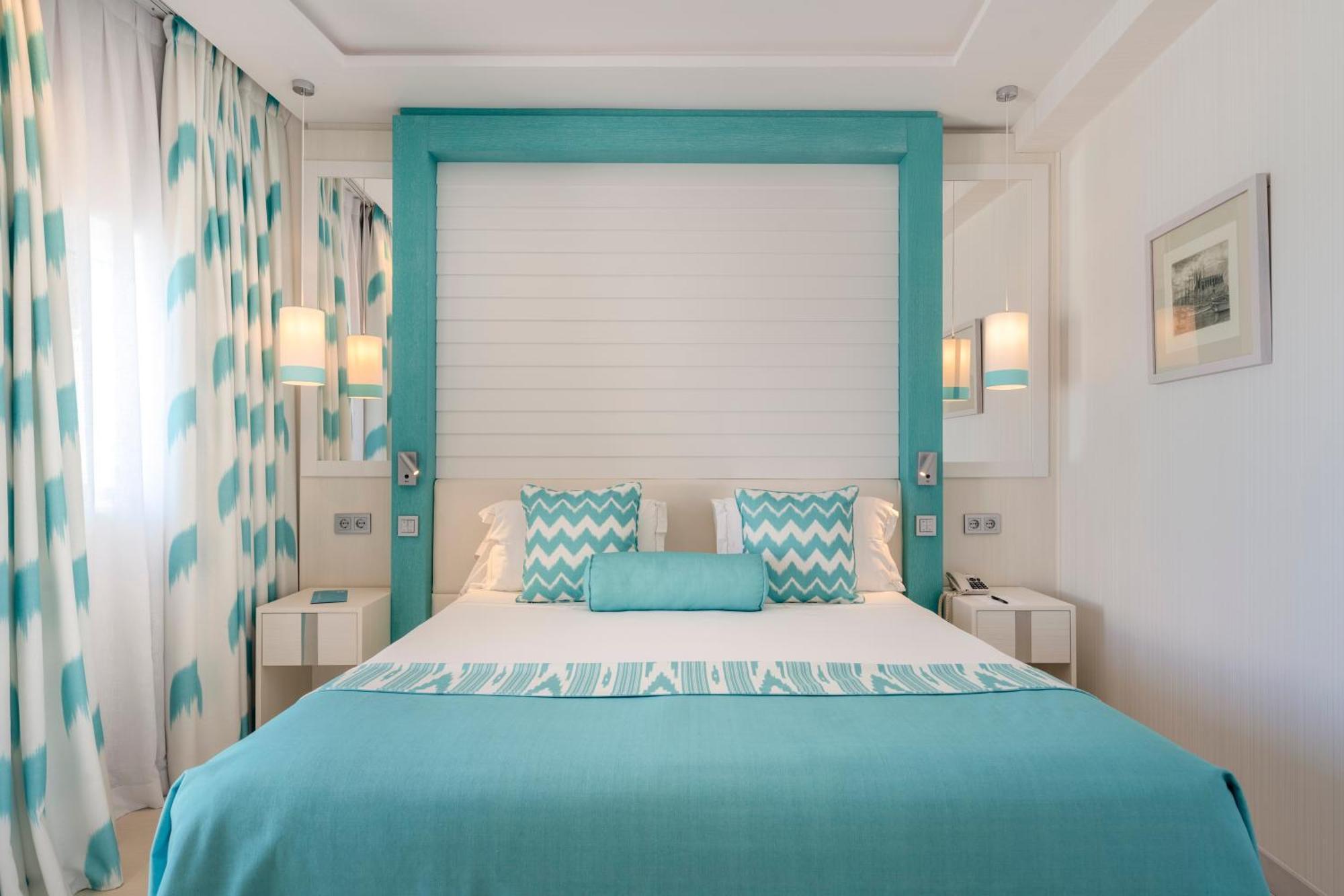 Premium Double or Twin Room with Sea View,1554159481:JPEG