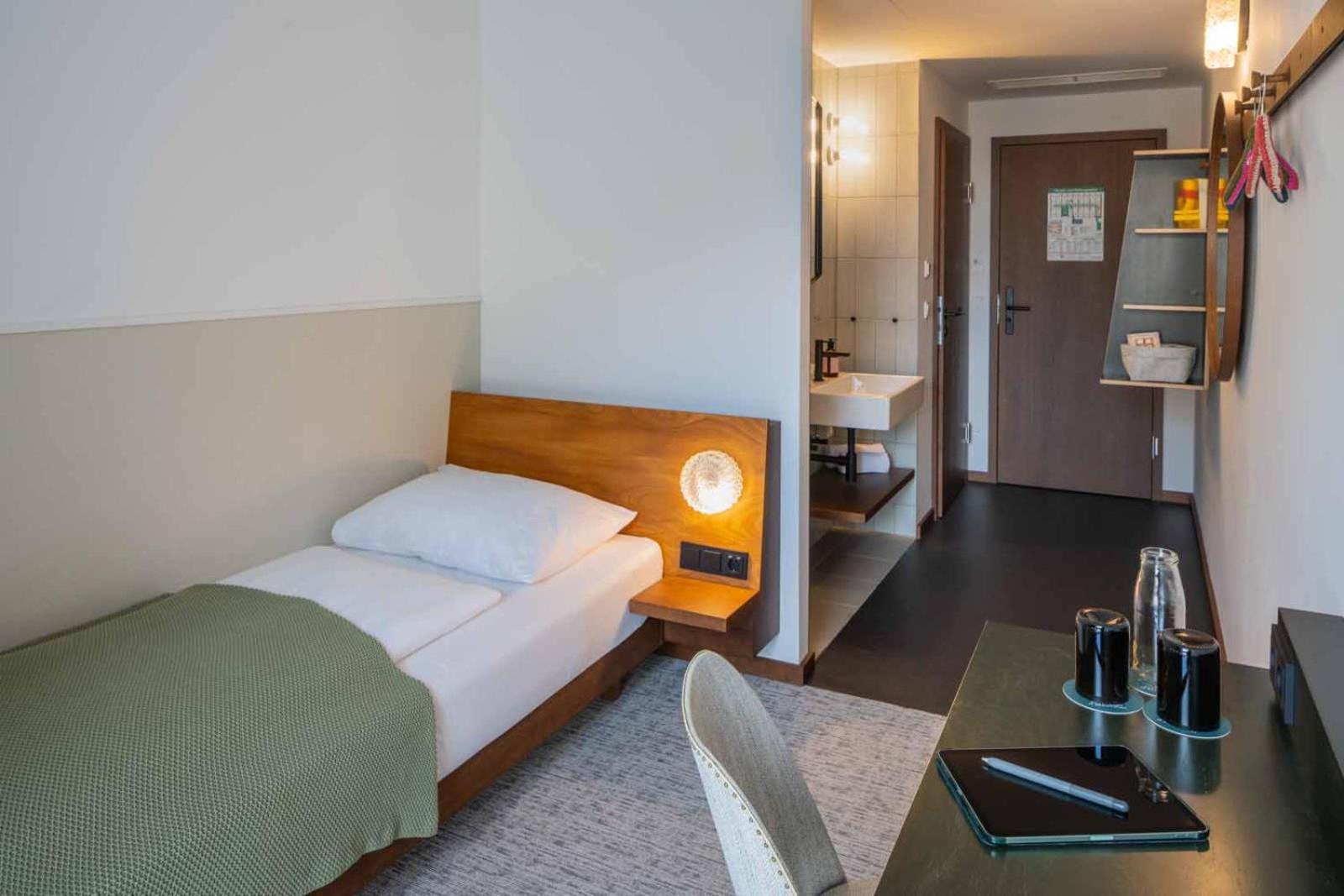 Single Room,1554163195:JPEG