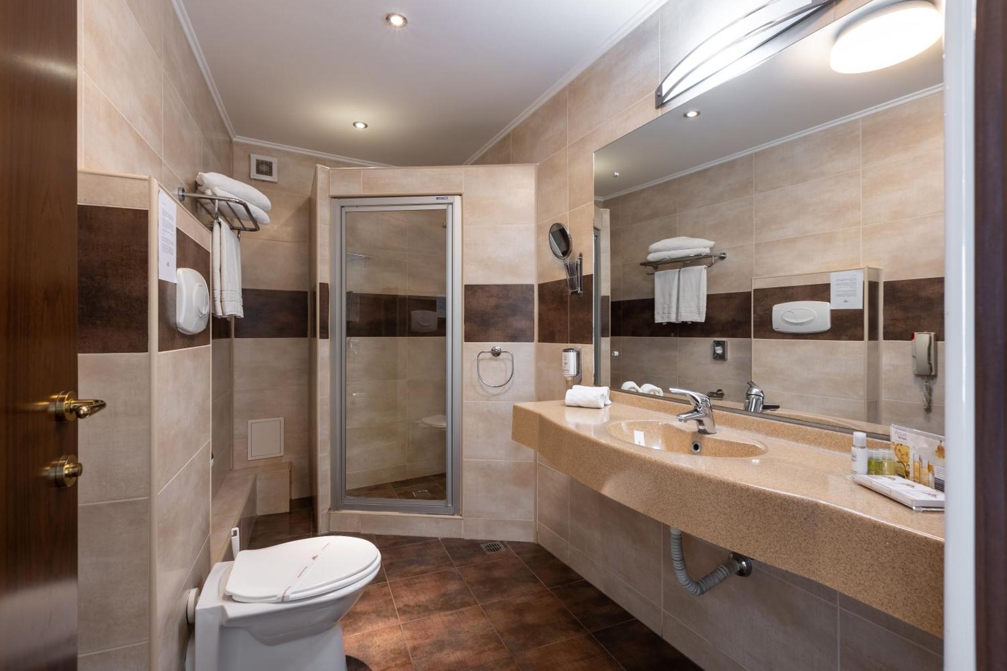 Double Room with Sea View & Free Access to Private Beach