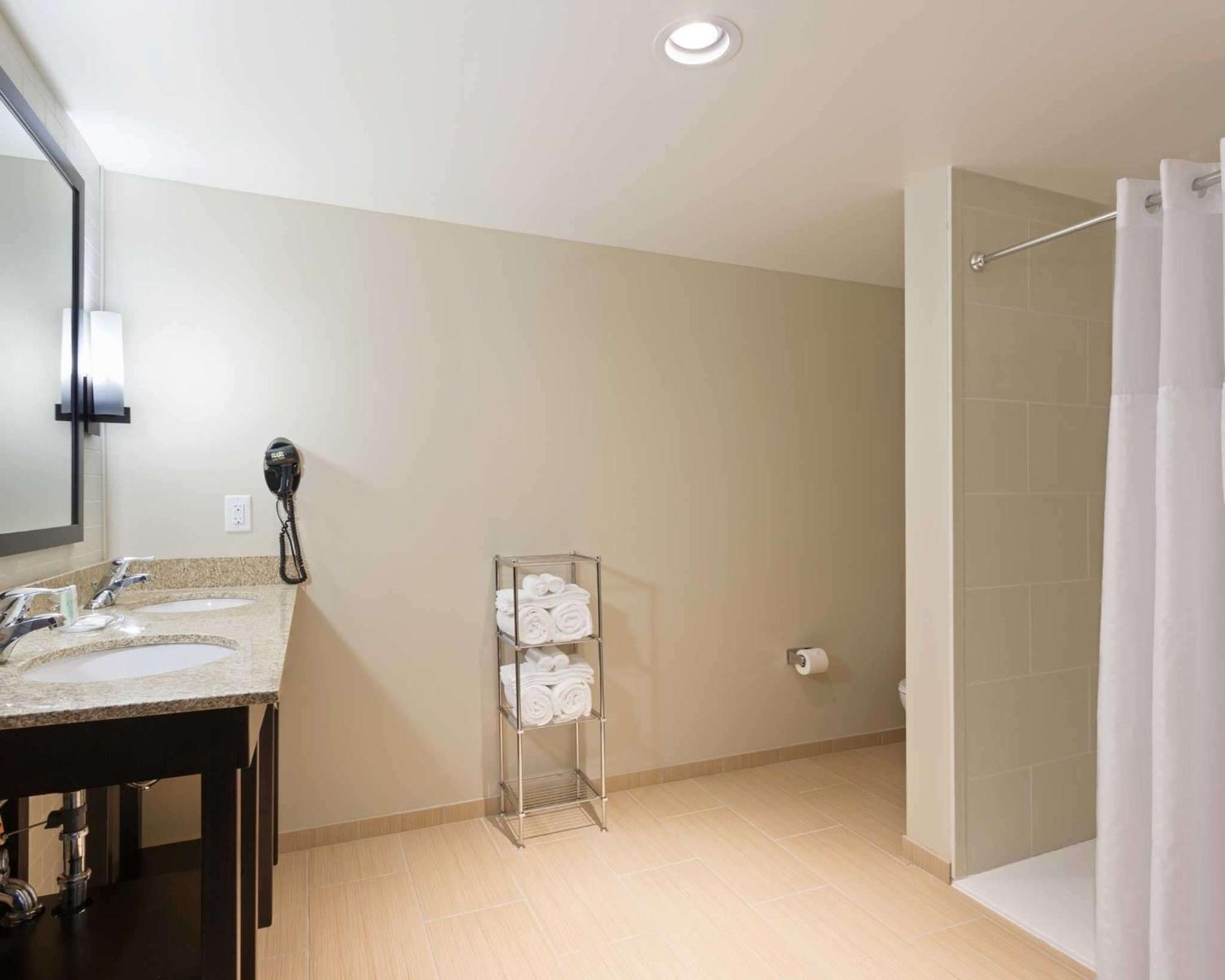 King Suite with Spa Bath