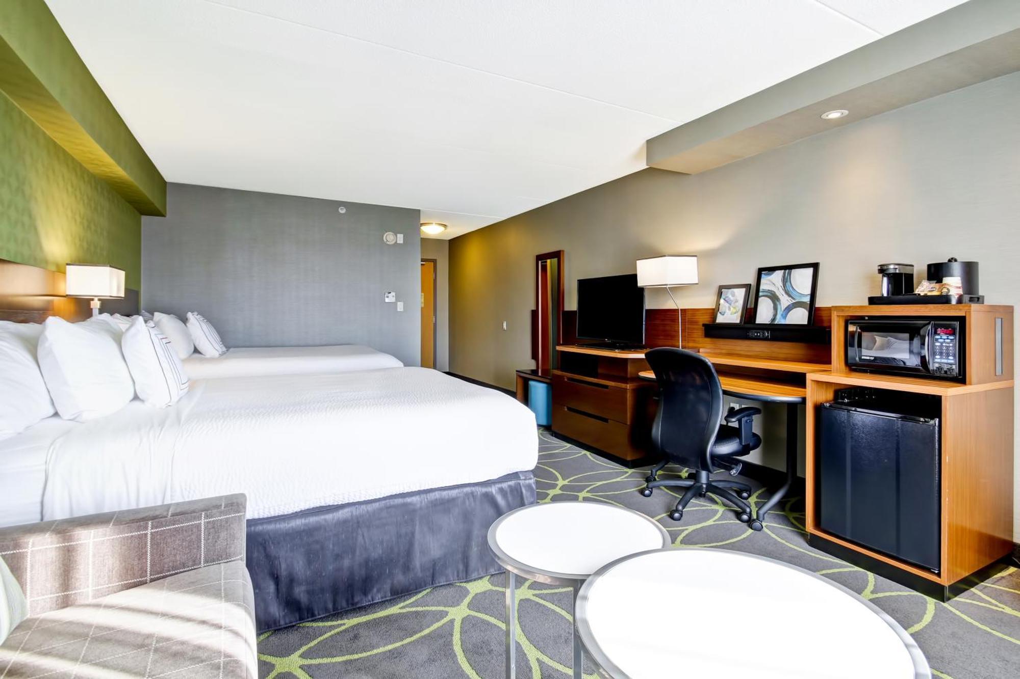 Studio Suite, 2 Queen, Sofa bed