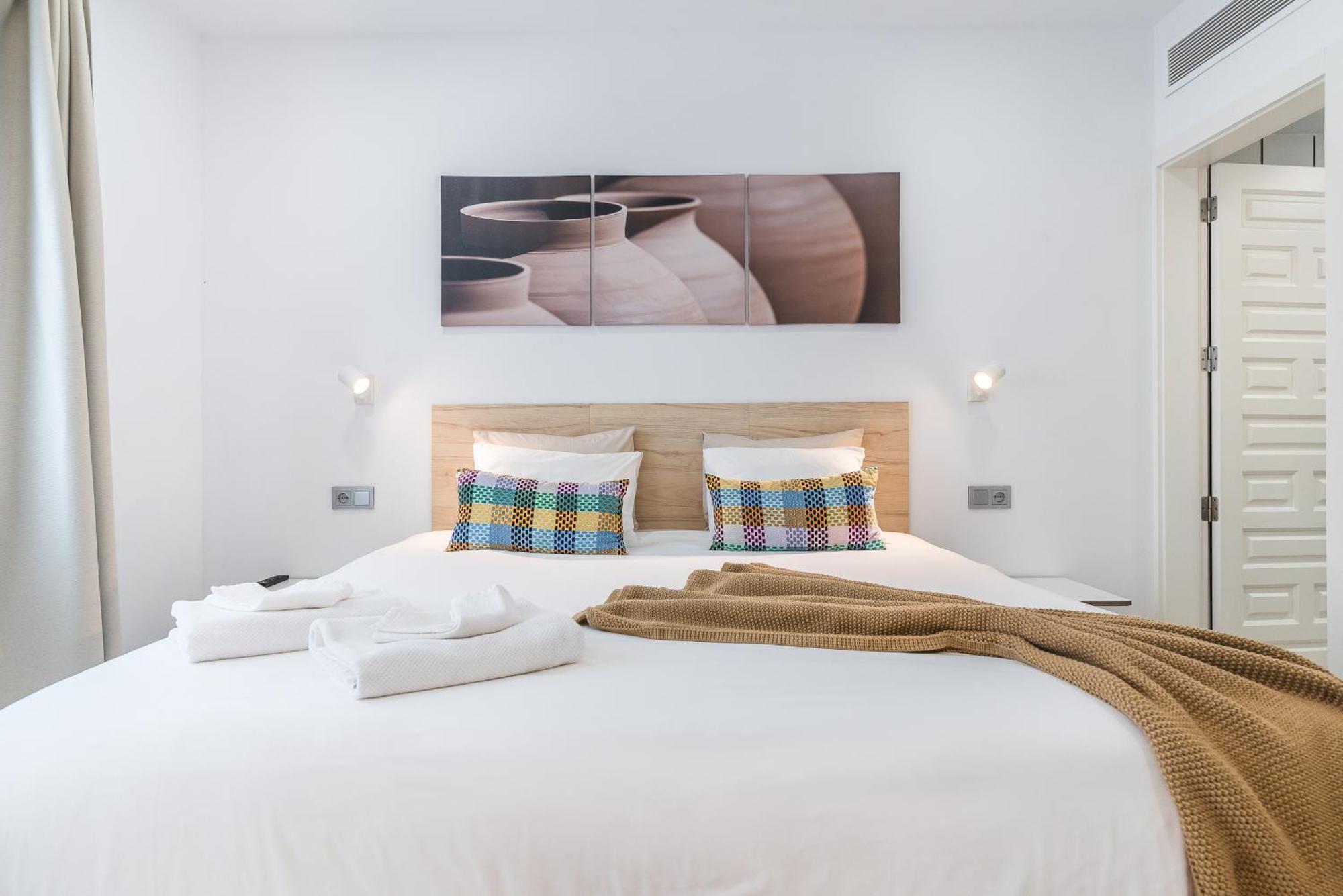 Double Room,1554290920:JPEG