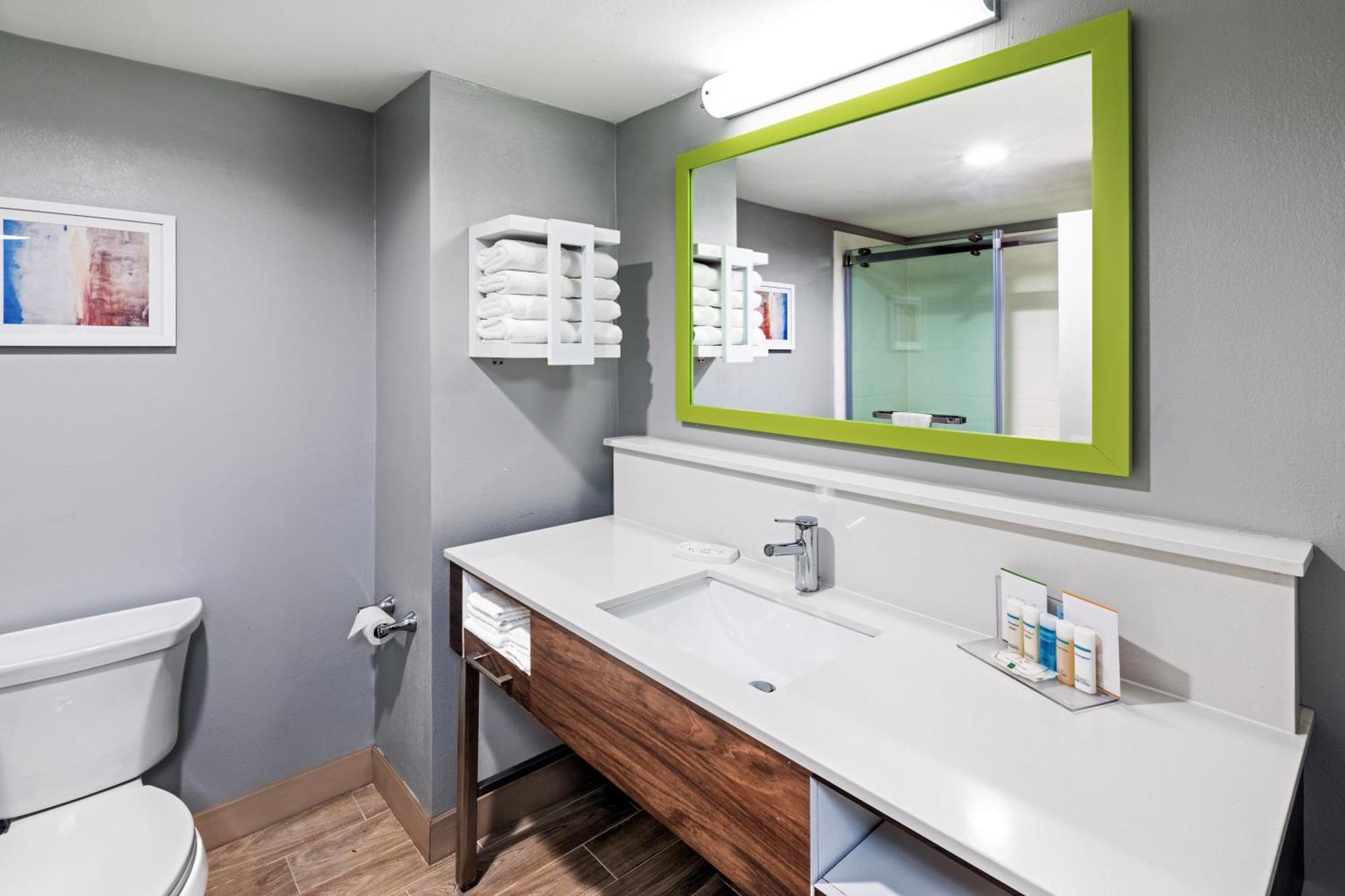 King Room Mobility and Hearing Access/Non-Smoking