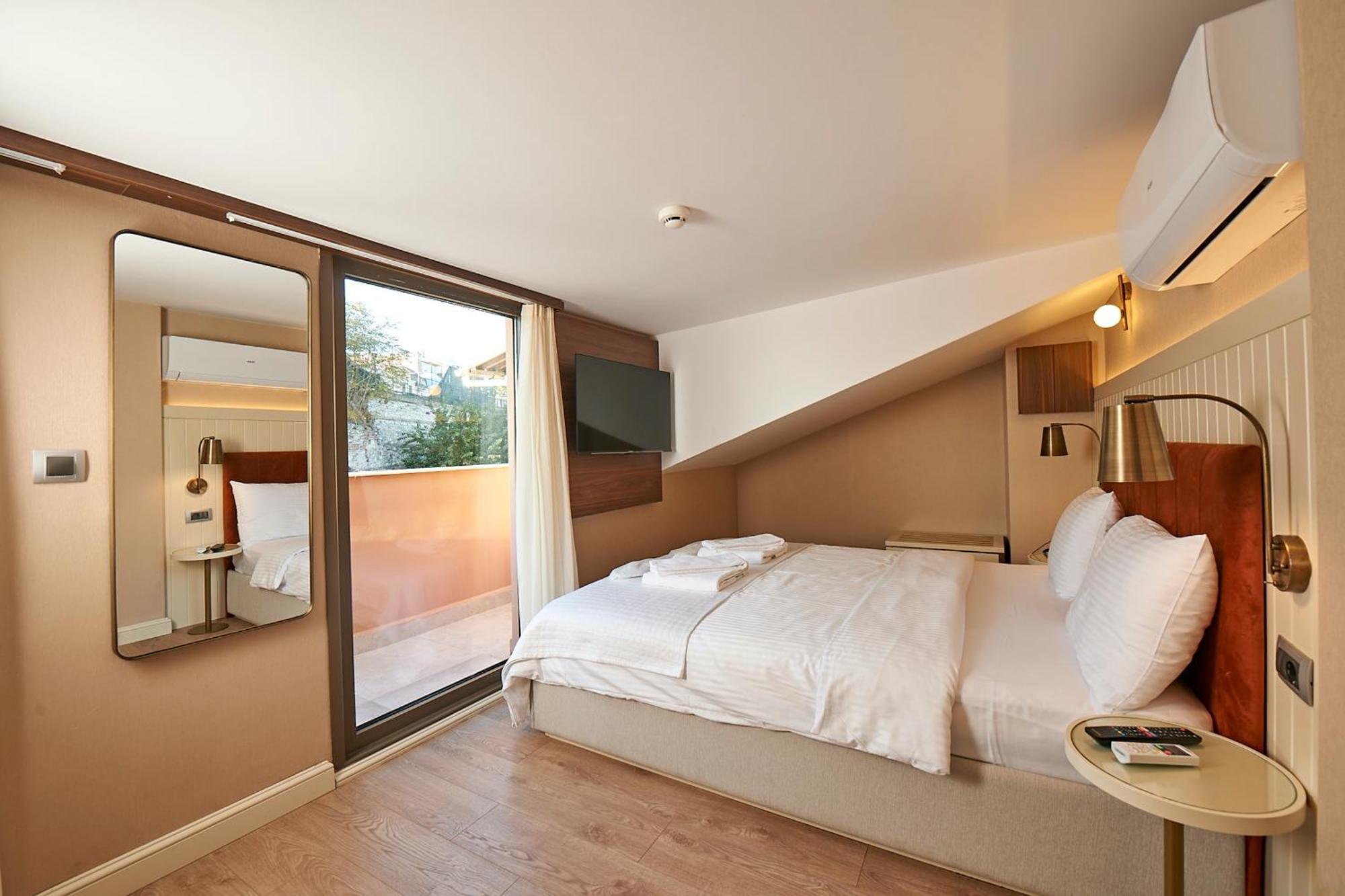 Double Room with Balcony,1583257518:JPEG