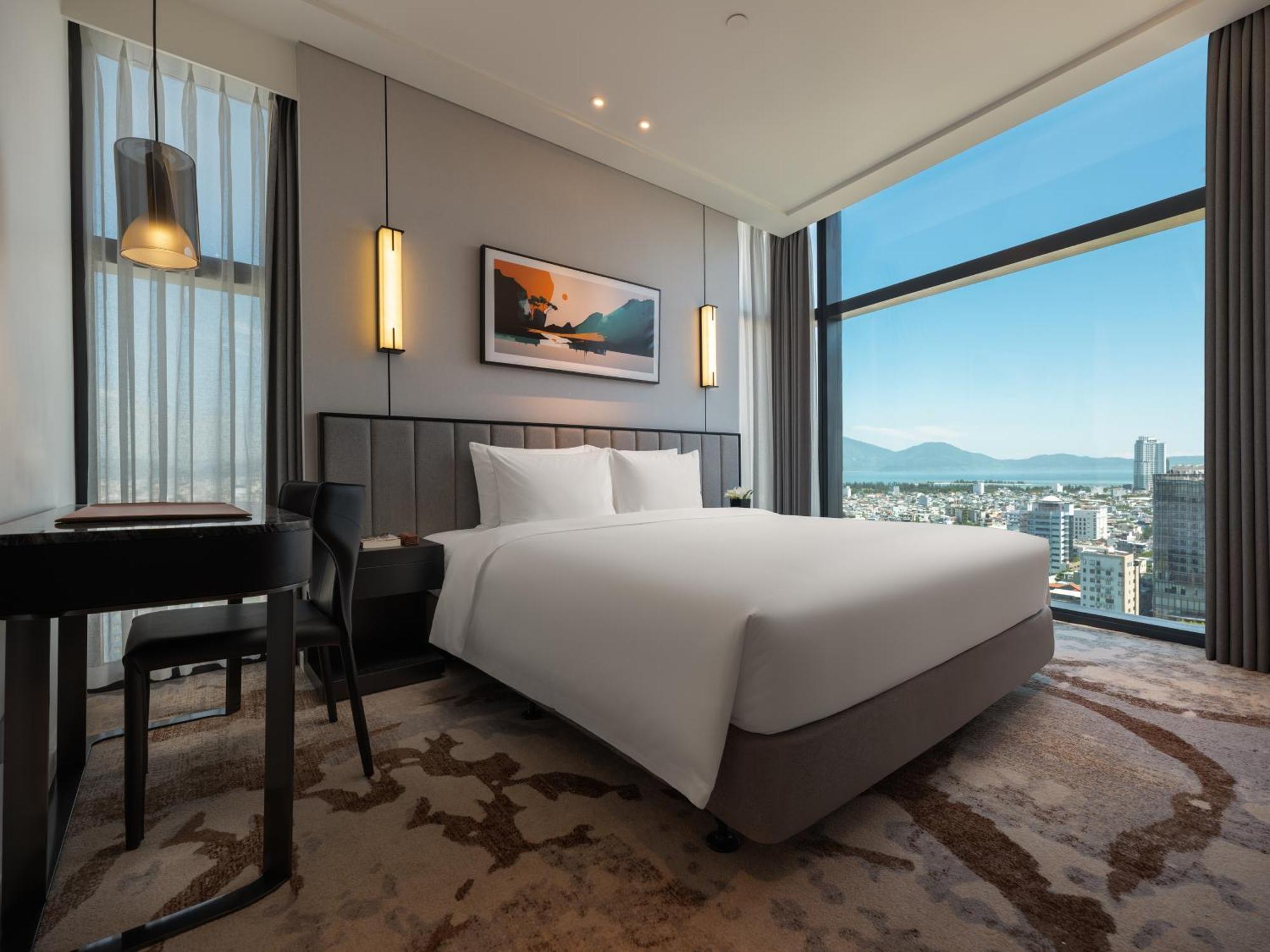 Junior Suite with King and Twin Bed