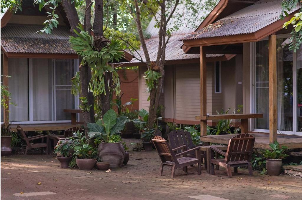Garden Bungalow