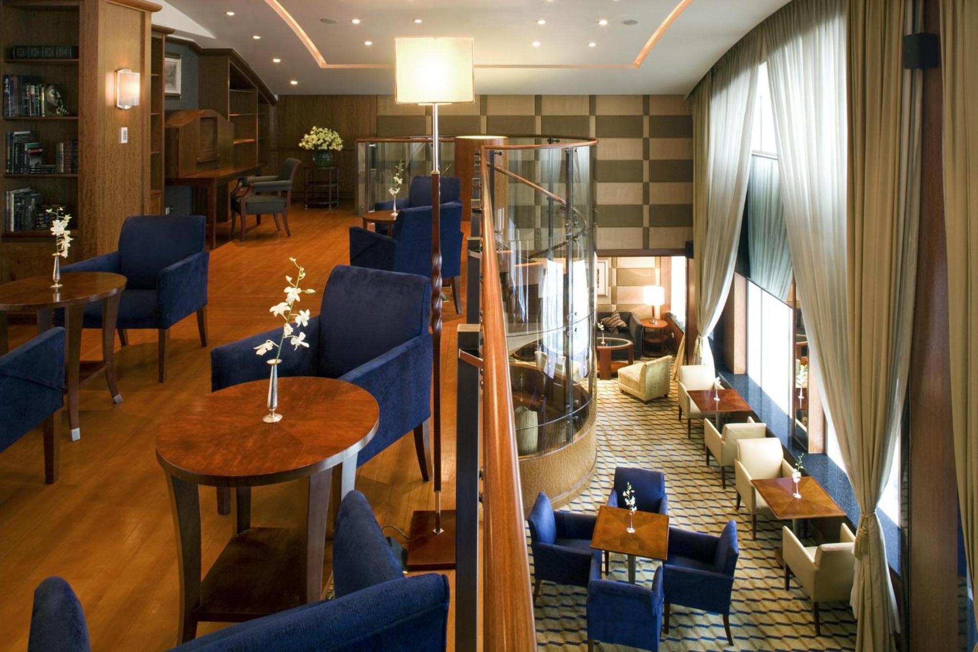 Mandarin Suite Executive lounge access 1 Bedroom Suite