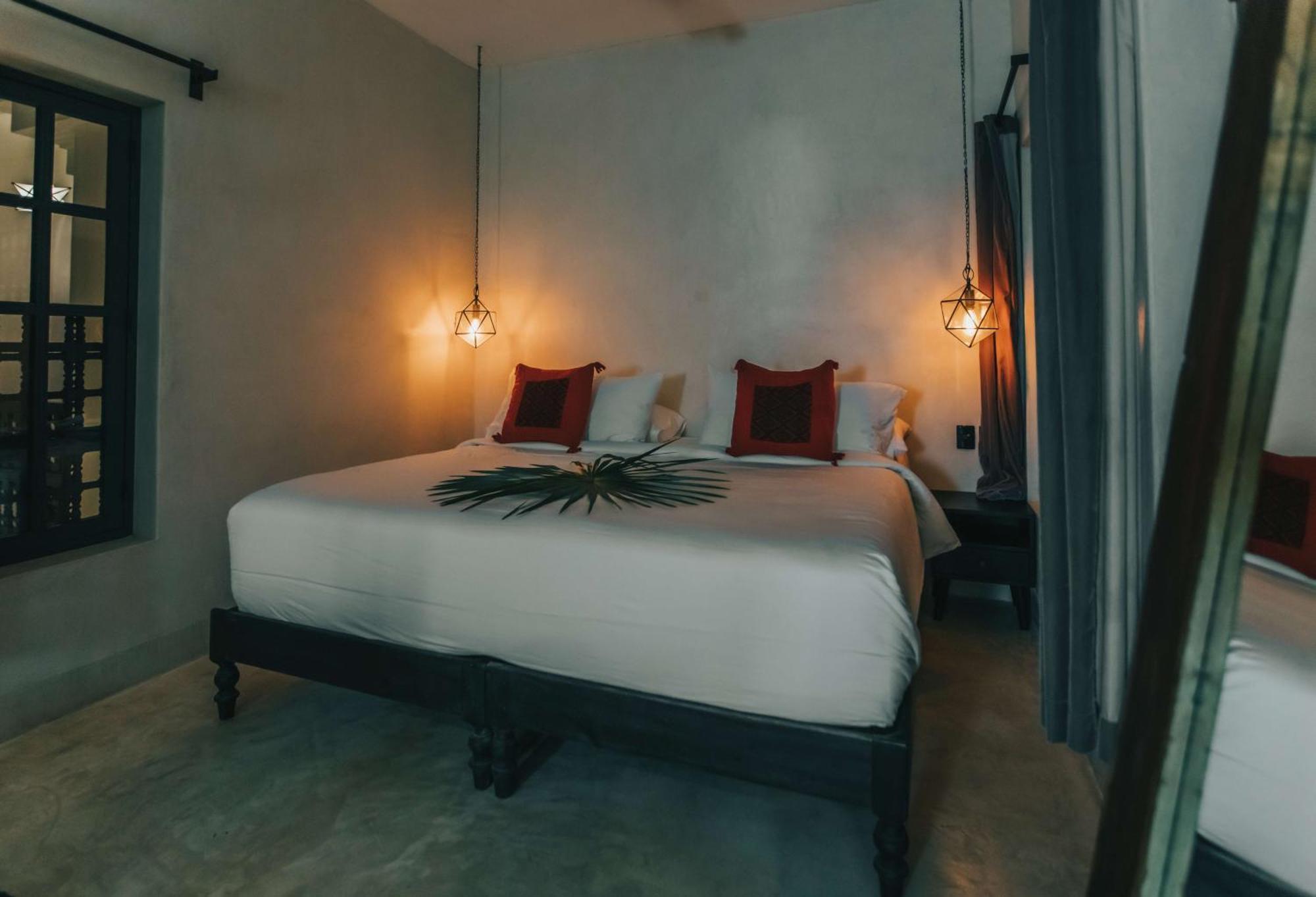 Deluxe King Suite