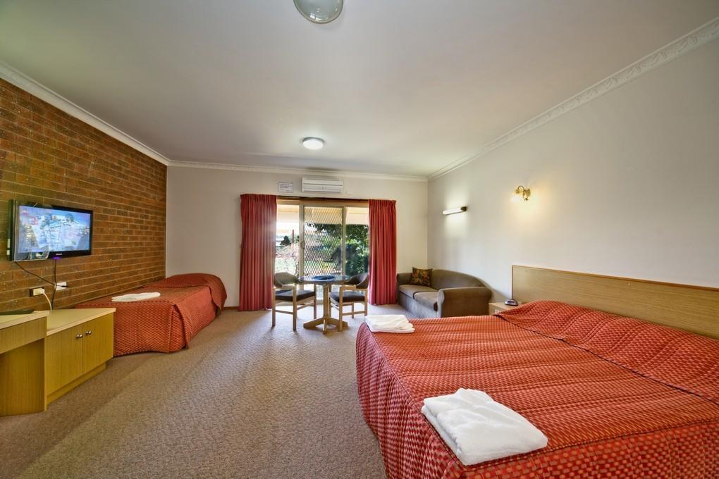 Standard Triple Room