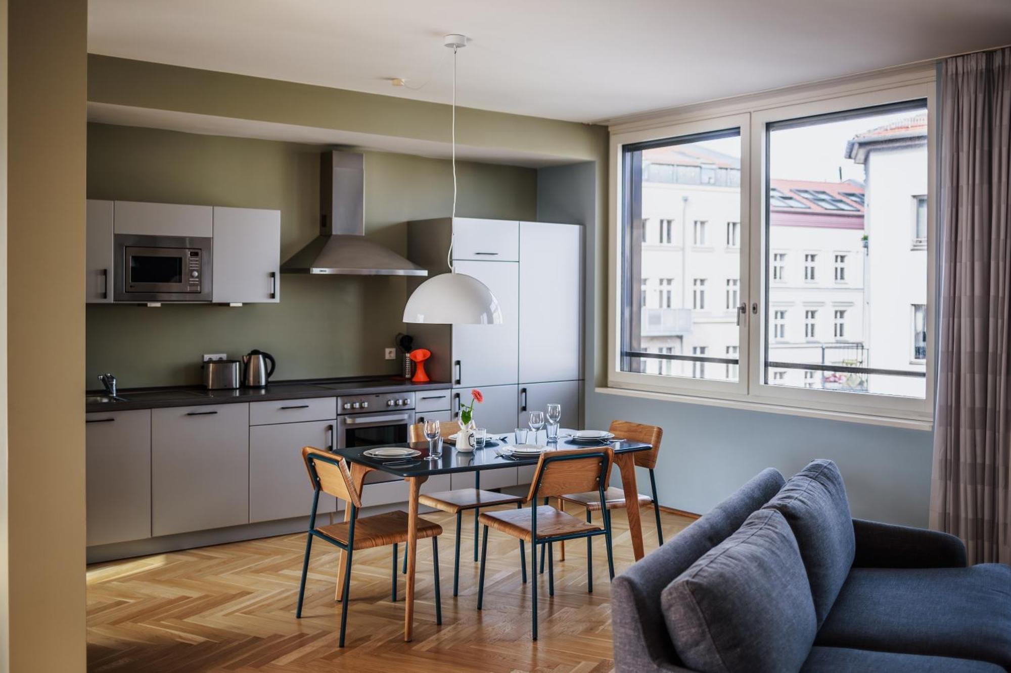 Deluxe Apartment,1547777005:JPEG