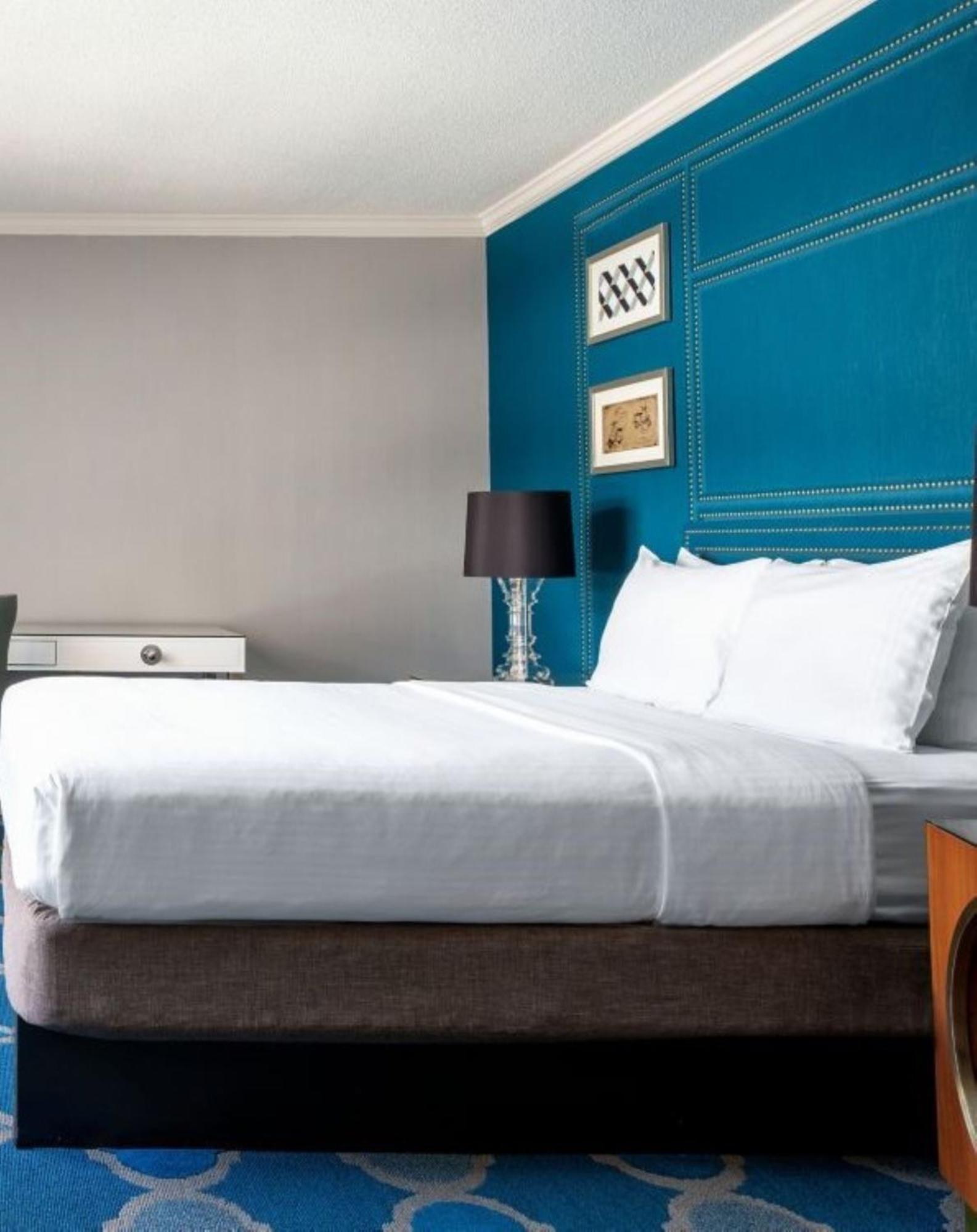 Deluxe Guest Room 1 Queen