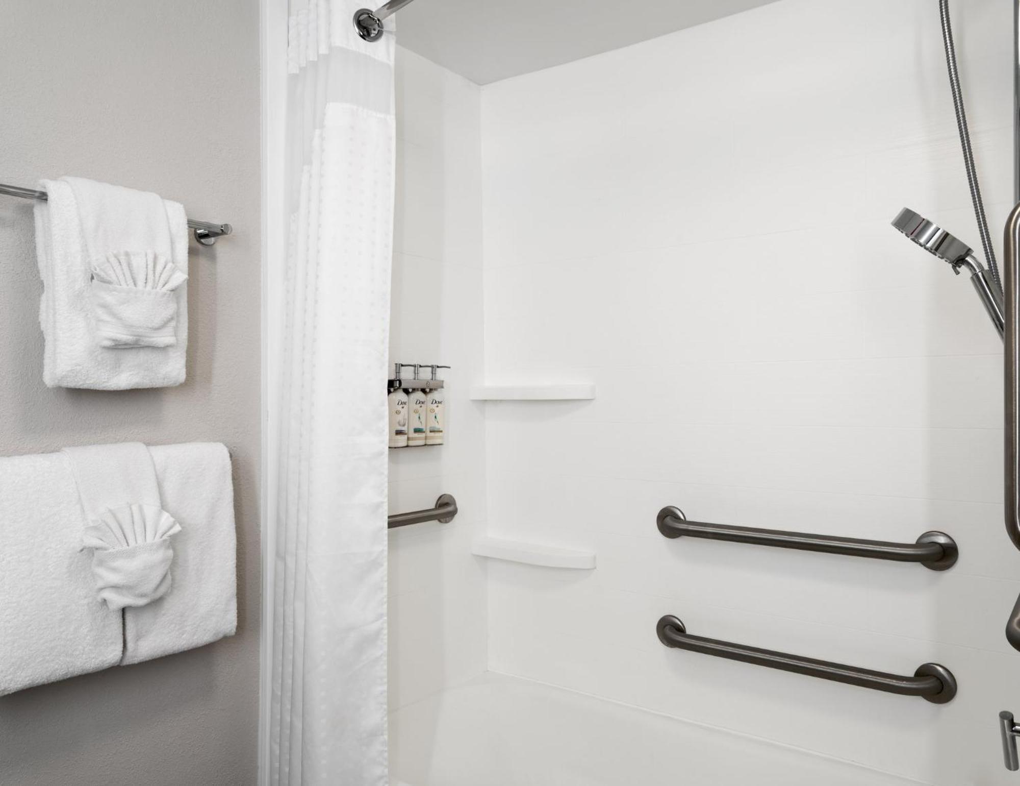 Standard King Room with Mobility Accessible Tub