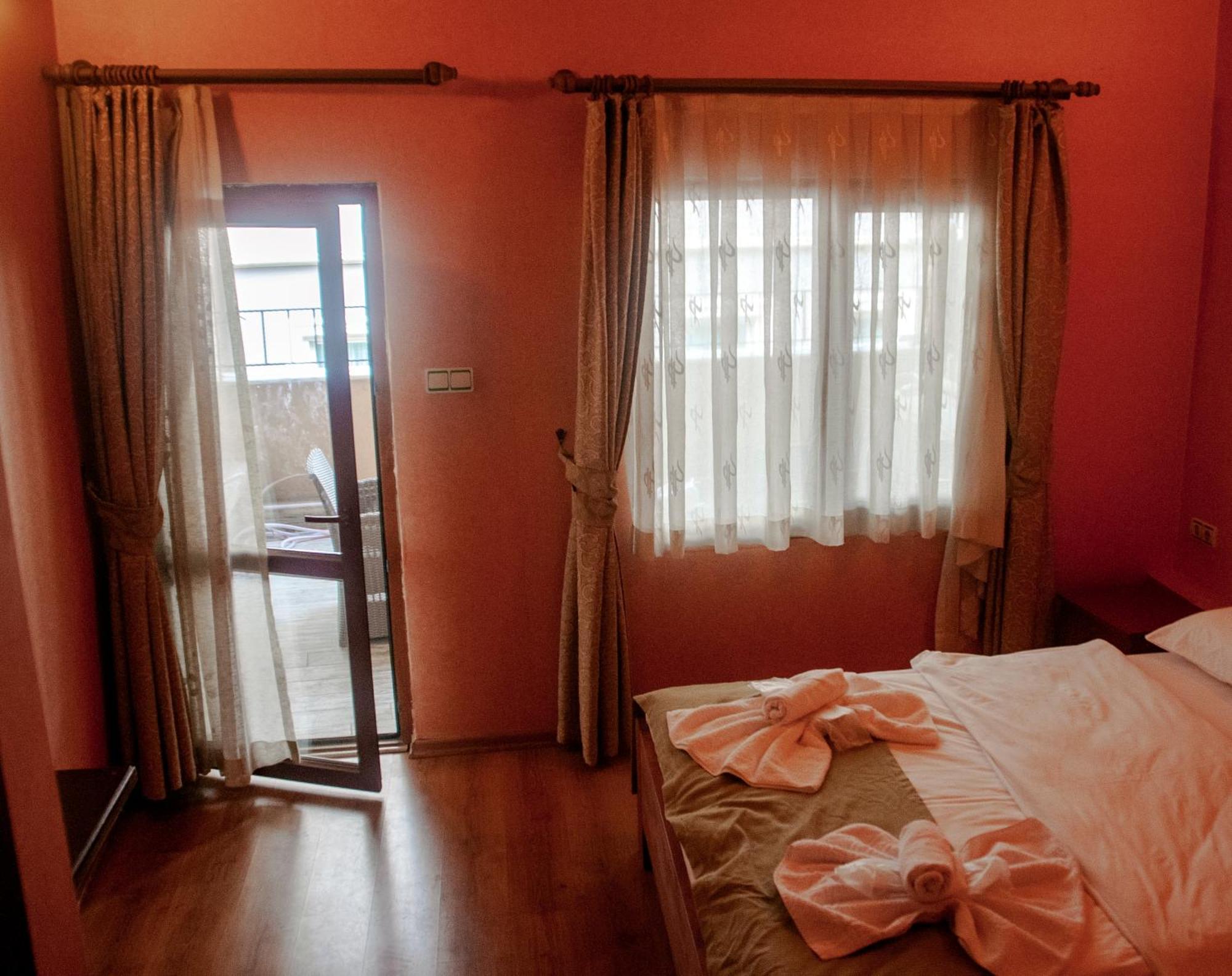 Standard Double Room,1559282239:JPEG