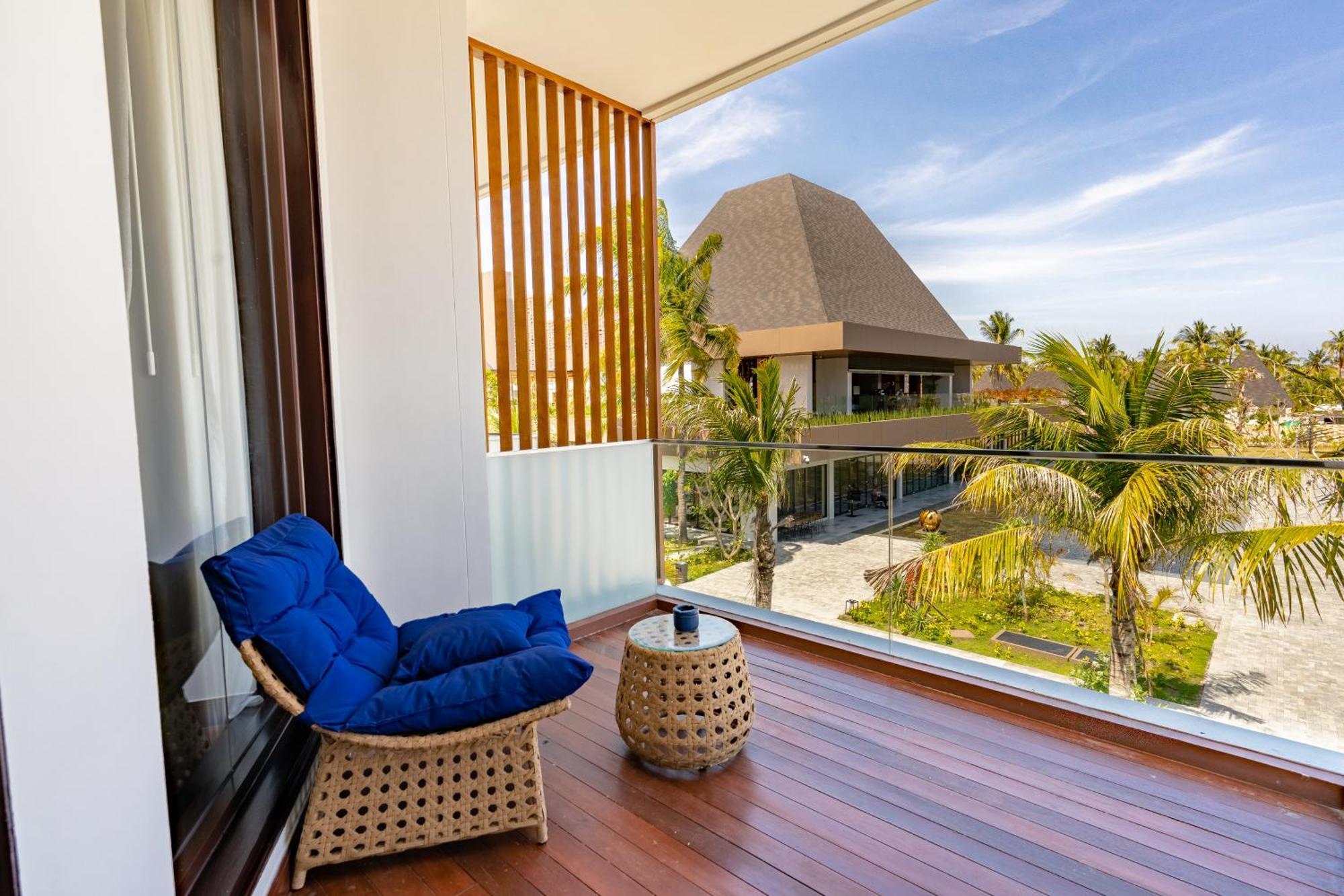 Deluxe Twin Room with Balcony