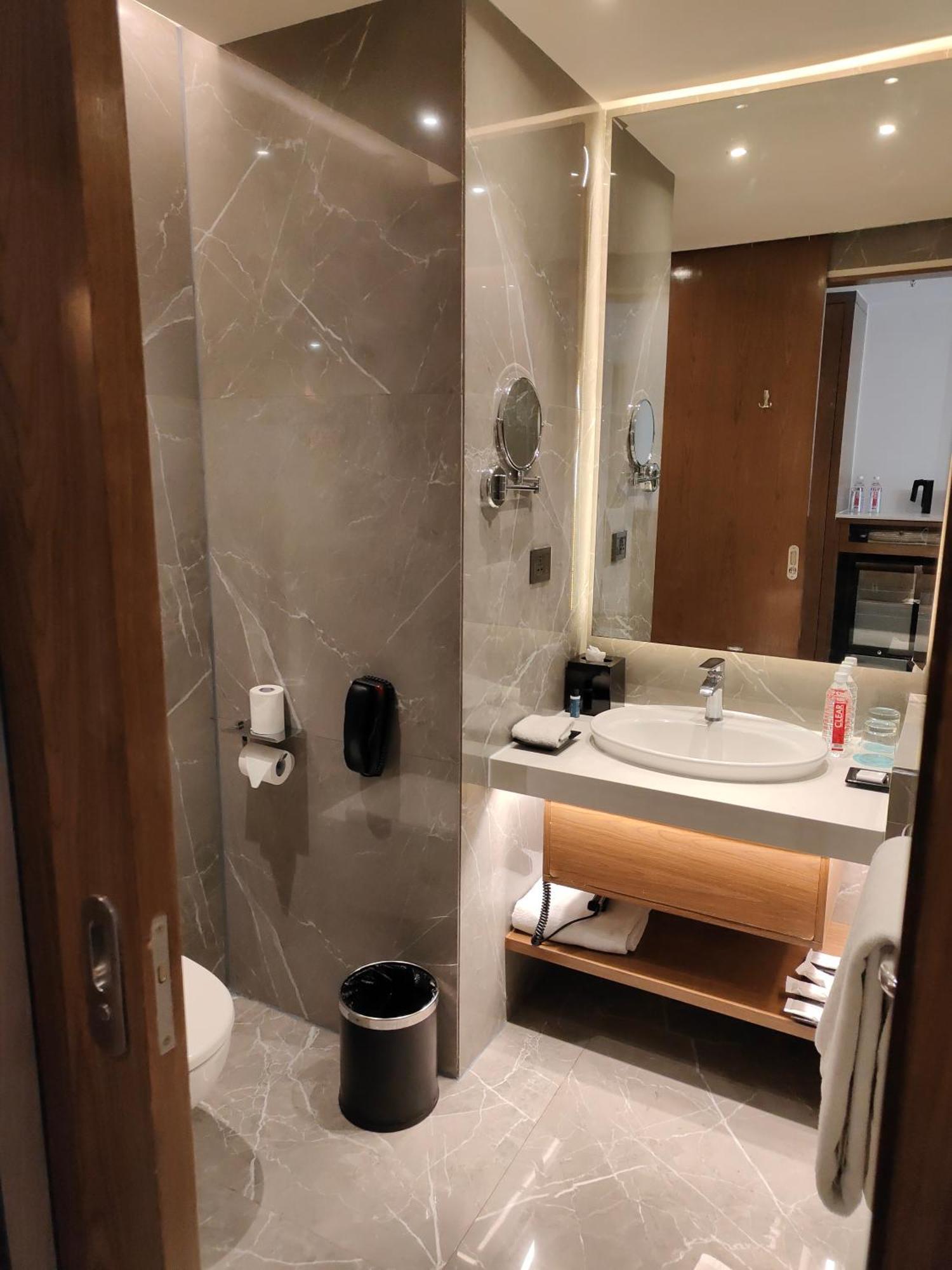 Club Room - Twin Bed