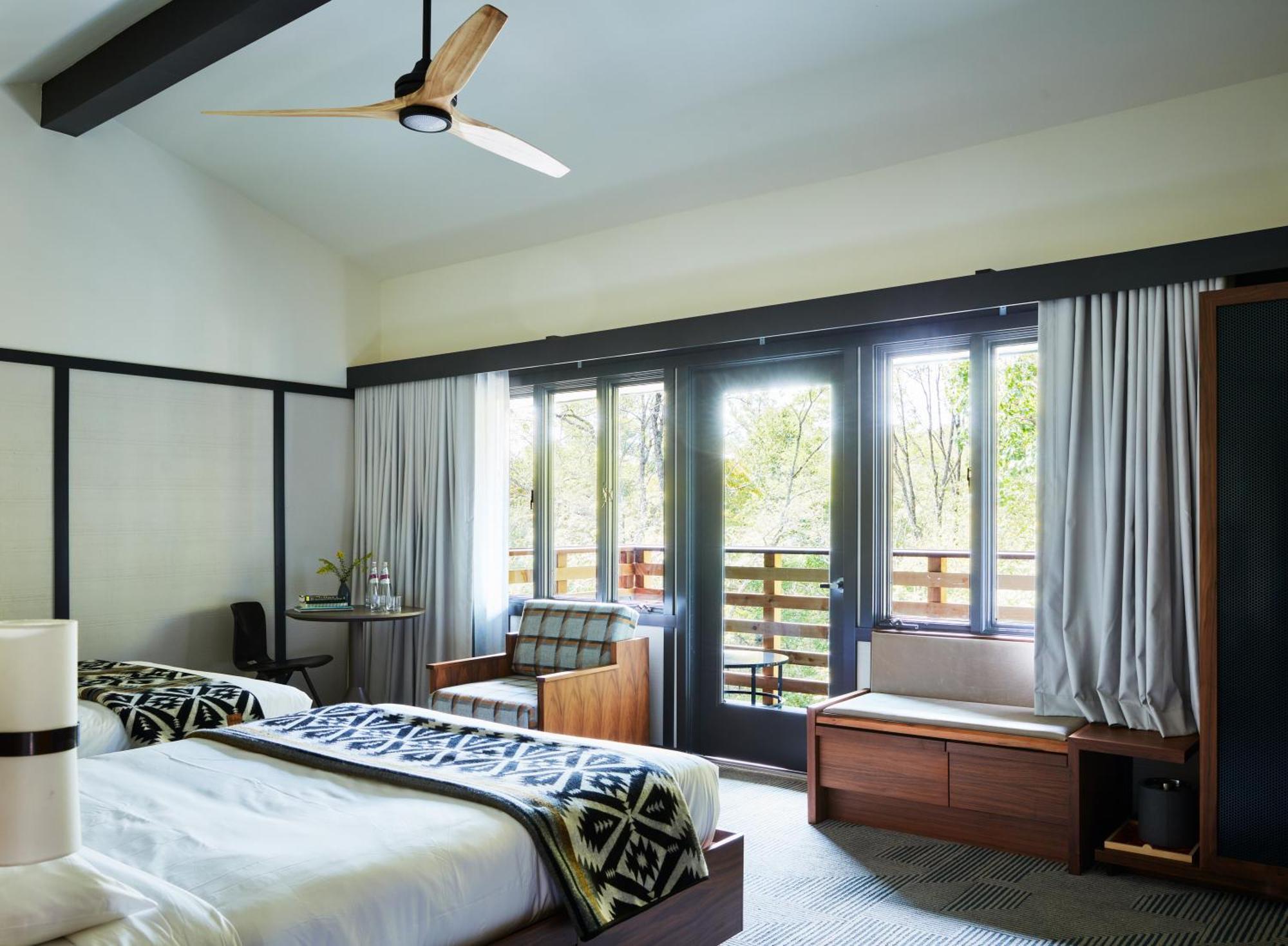 Standard Queen Room