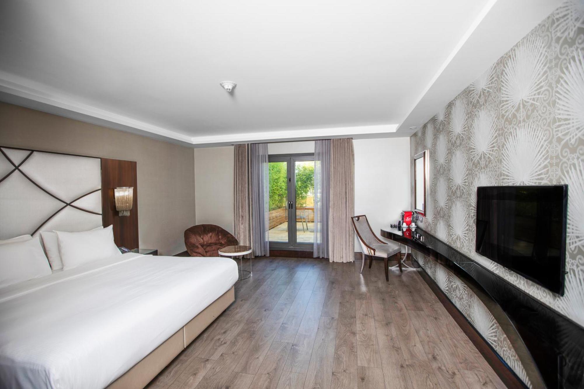 Deluxe King Room Terrace