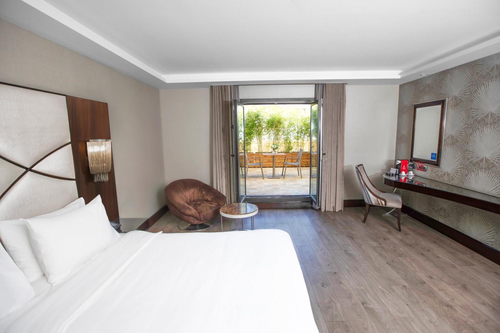Deluxe King Room Terrace