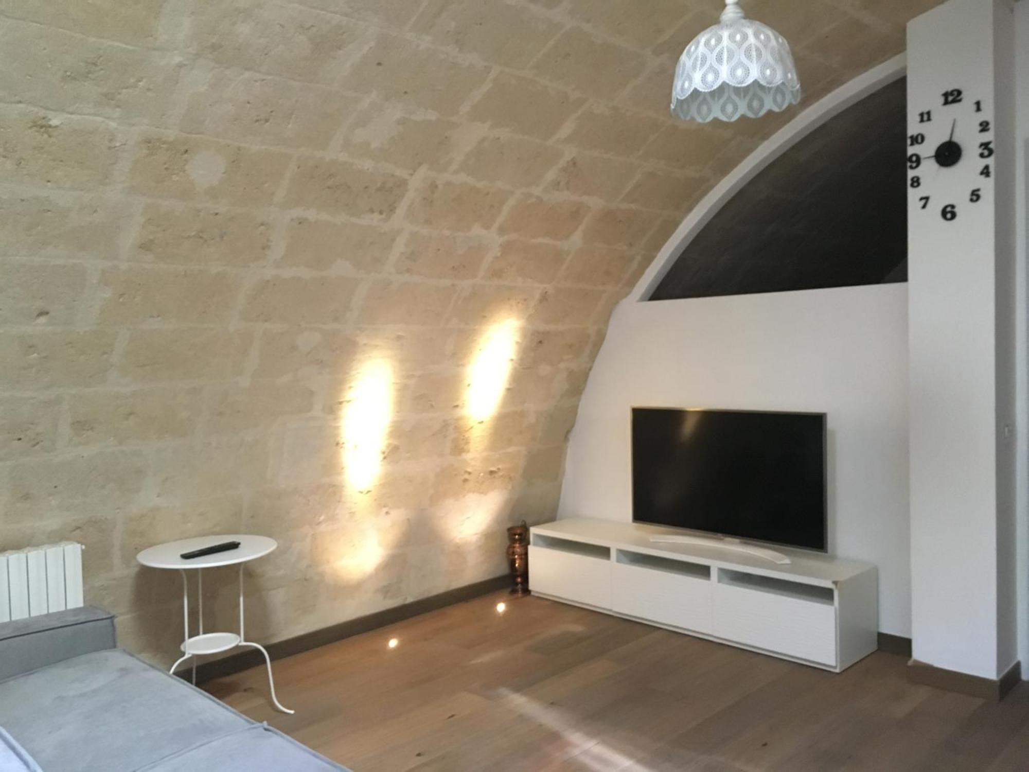 Apartment with Terrace,875084729:JPEG