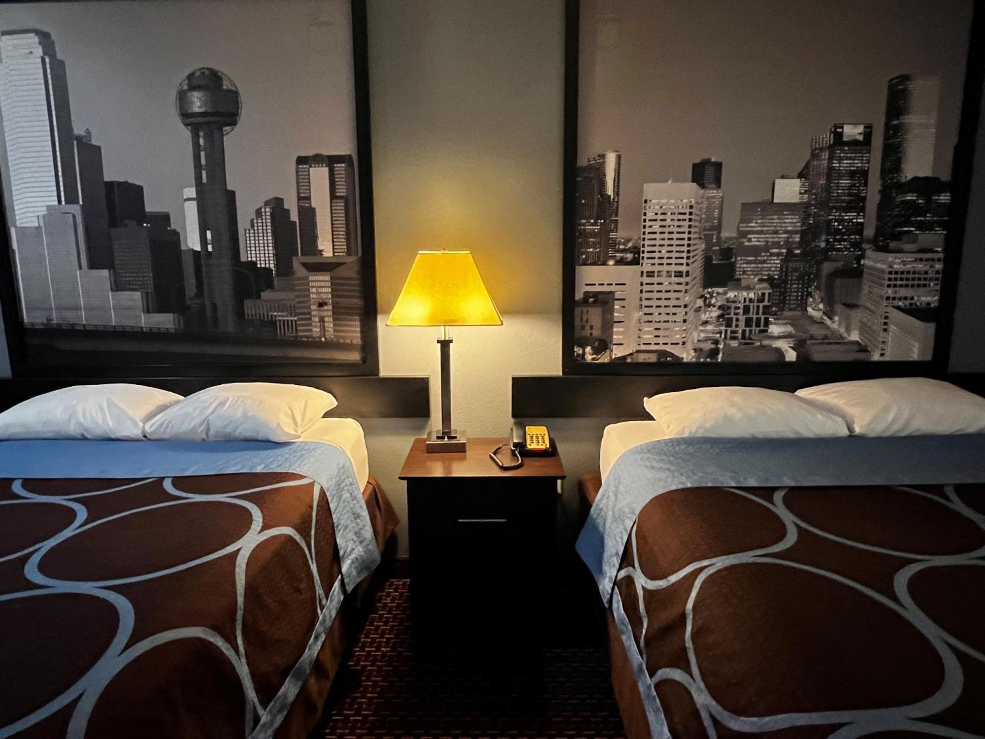 Queen Room Two Queen Beds Non-Smoking