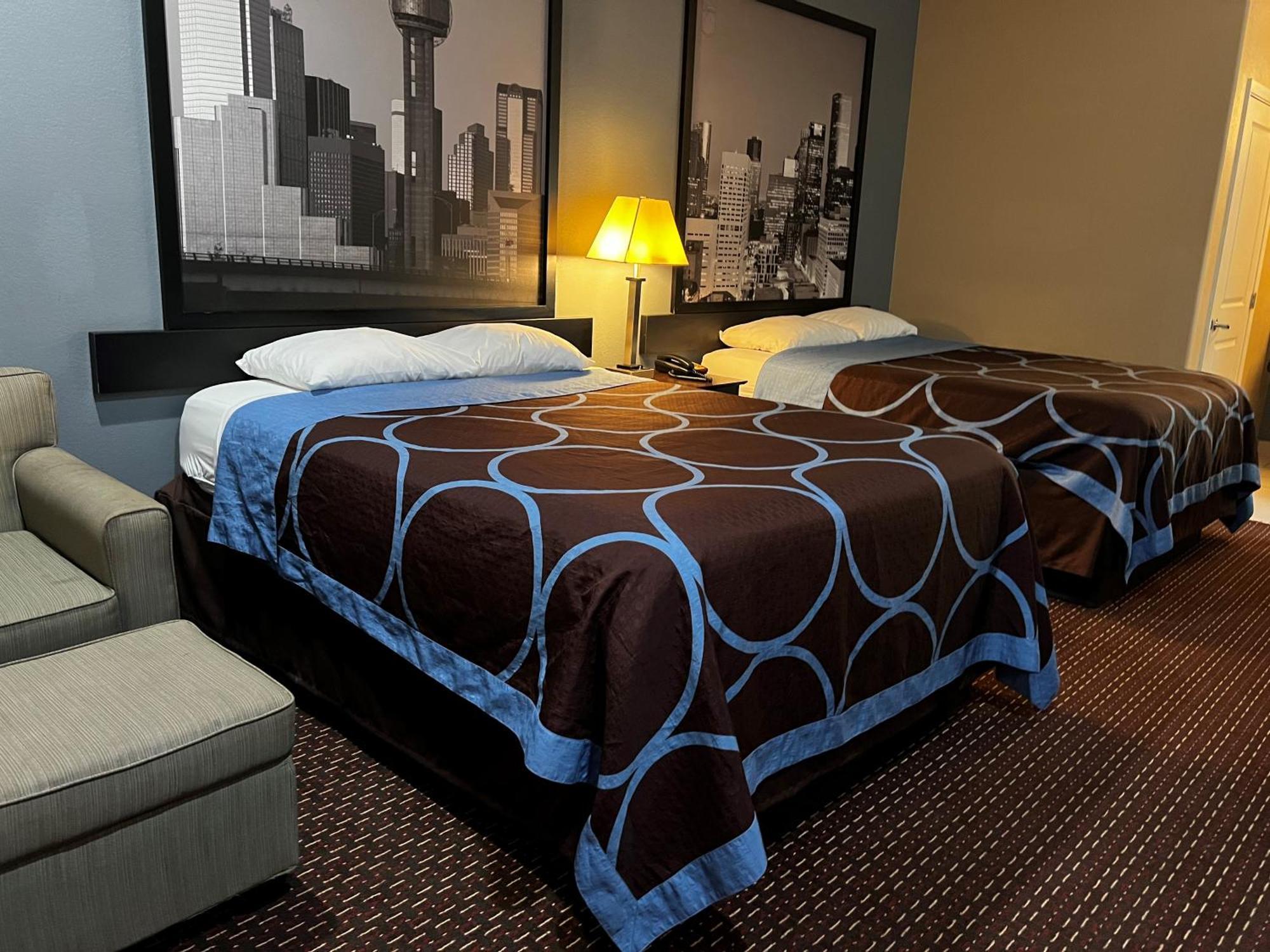 Queen Room Two Queen Beds Non-Smoking