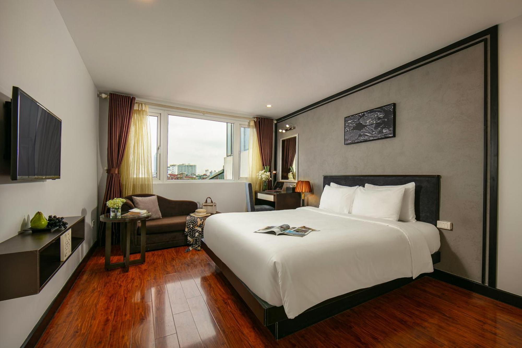 Honeymoon Suite