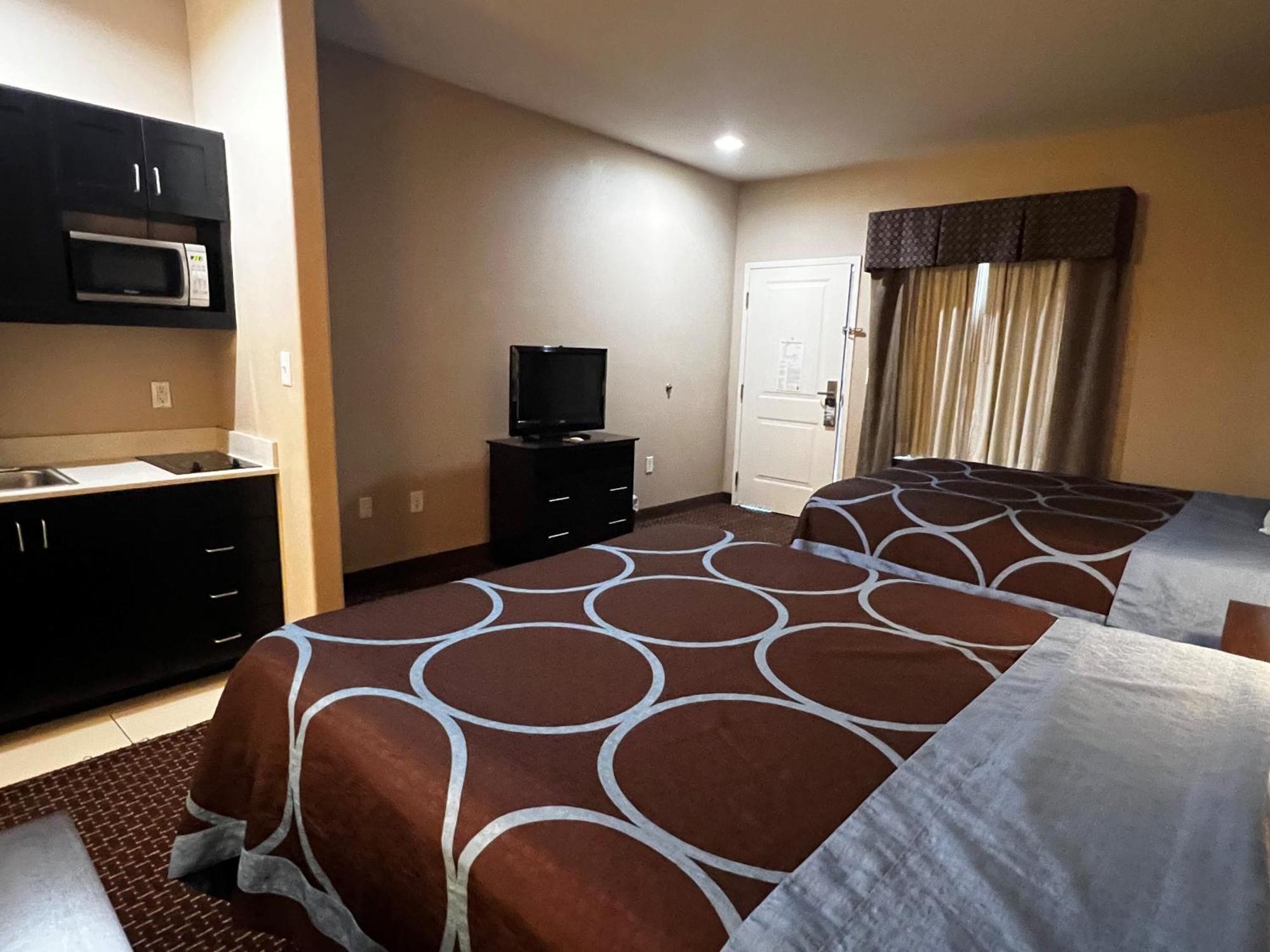 Deluxe Queen Studio Two Queen Beds Non-Smoking