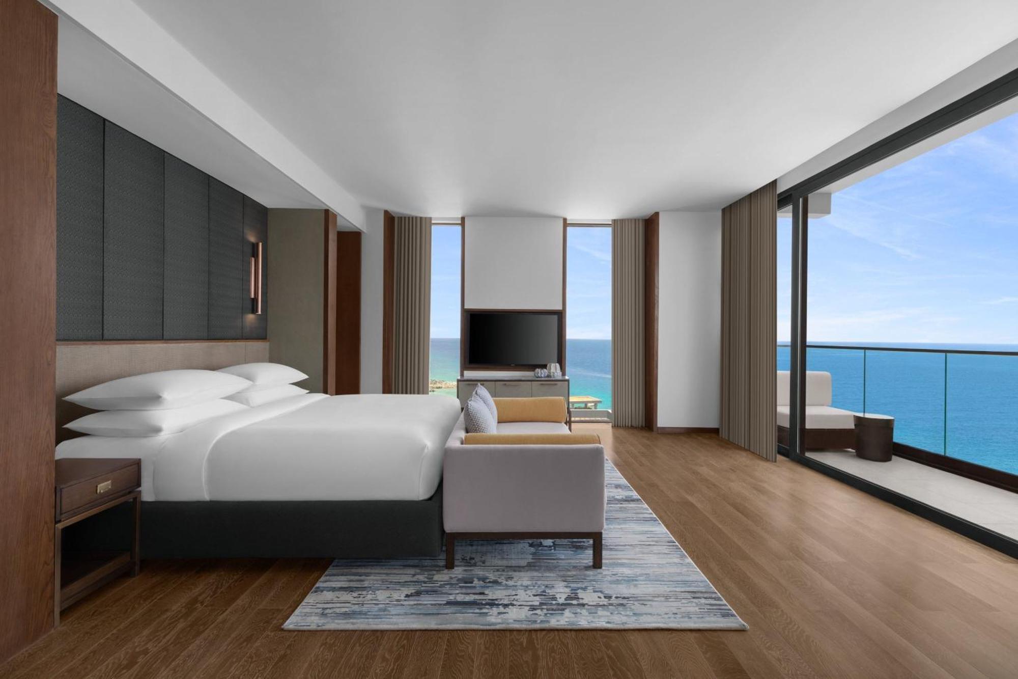 Honeymoon Suite with Balcony and Ocean View
