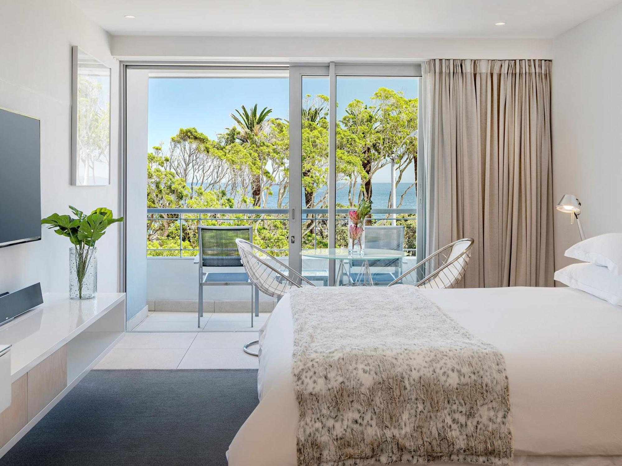 Deluxe Suite with Sea View
