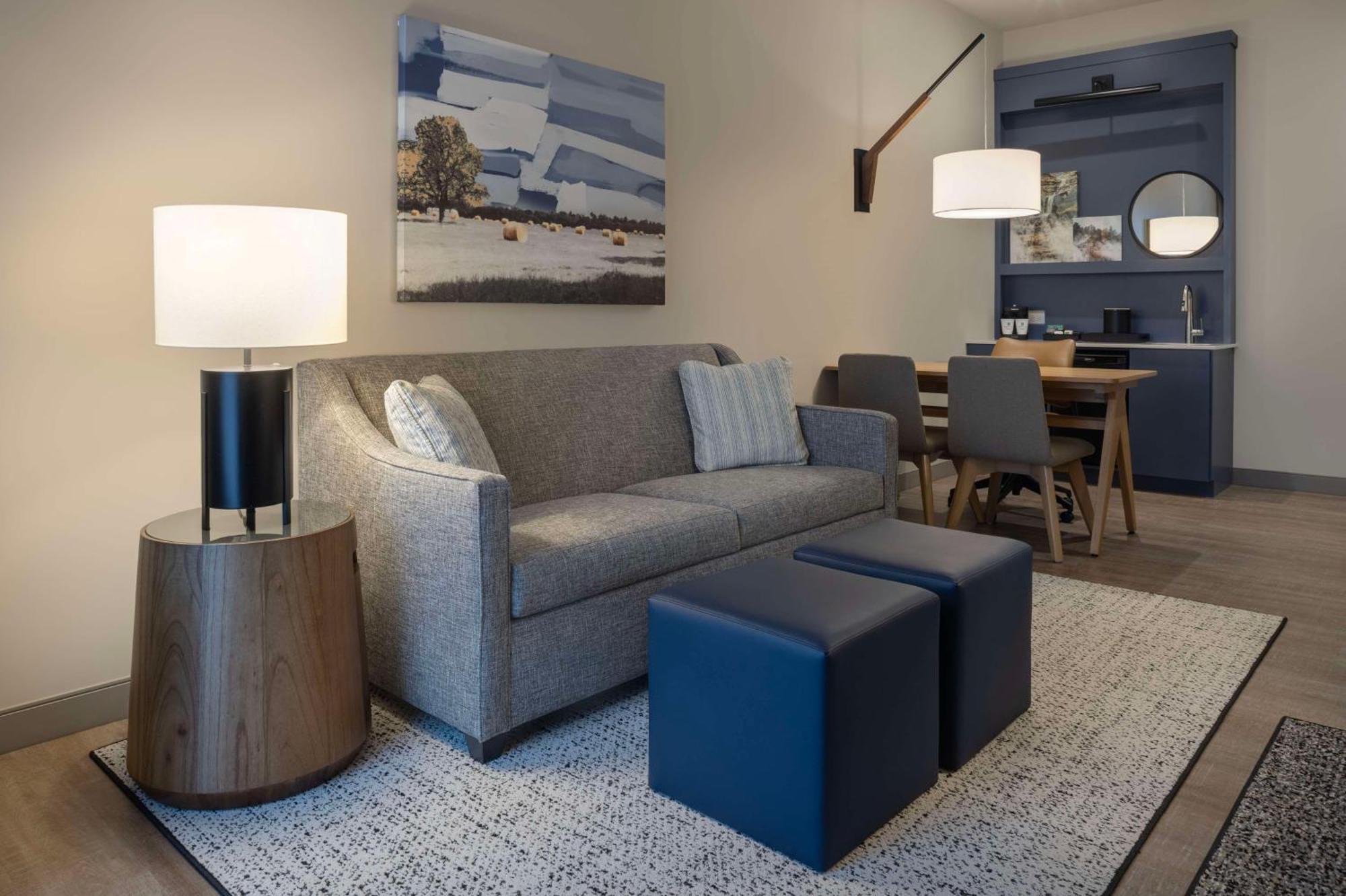 King Studio Suite