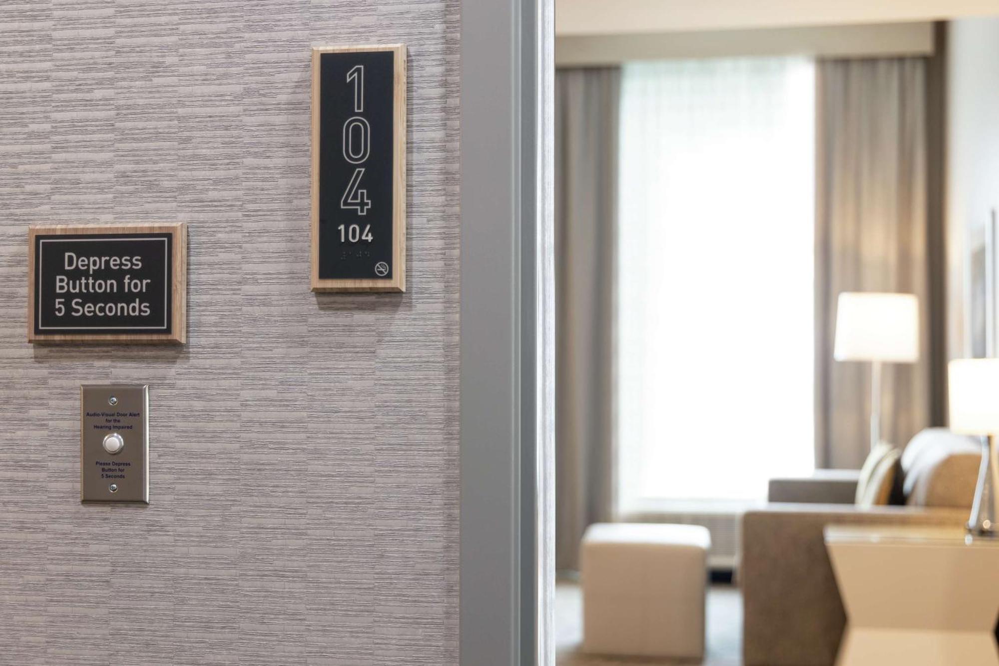 King Studio Suite - Hearing Access
