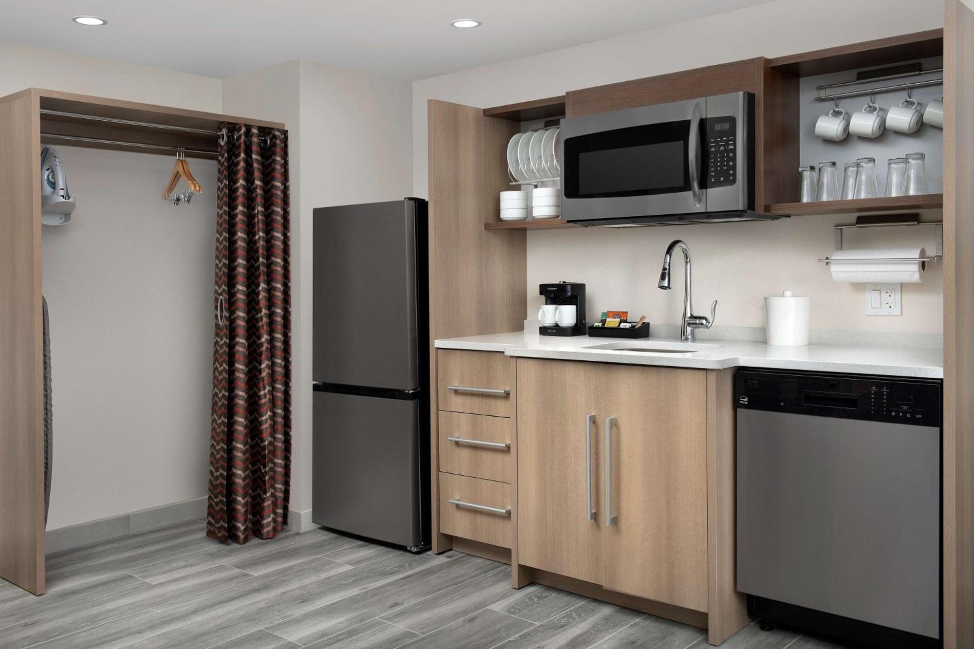 King Studio Suite - Hearing Access/Non-Smoking