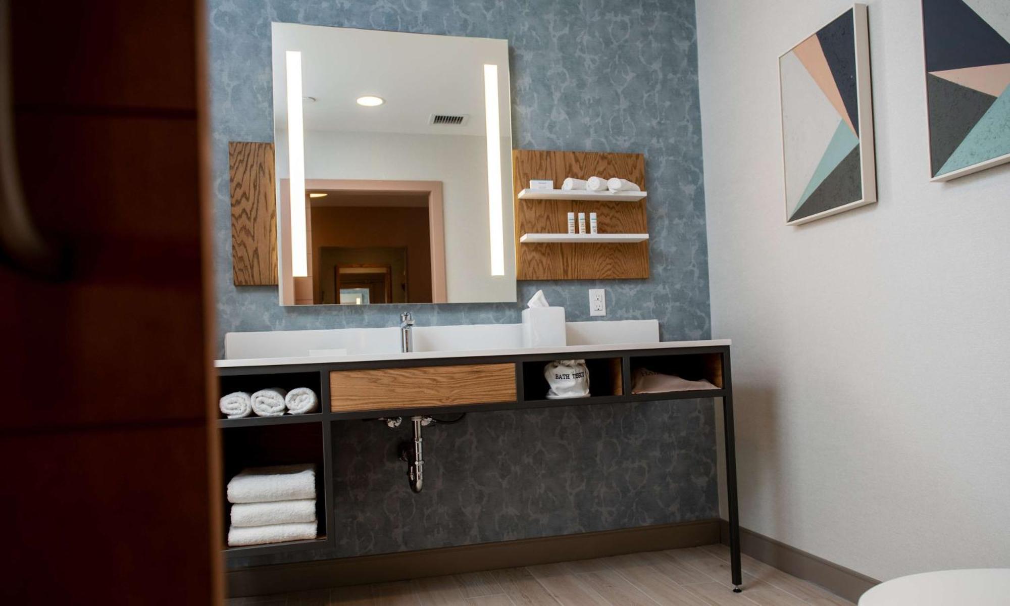 Junior King Suite