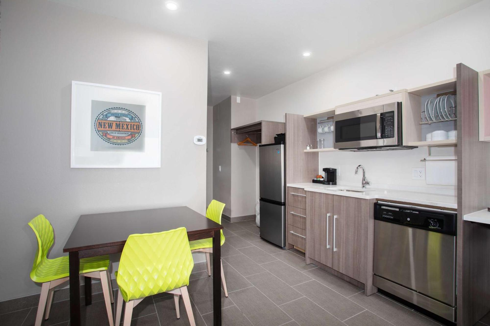 One-Bedroom King Suite - Non-Smoking