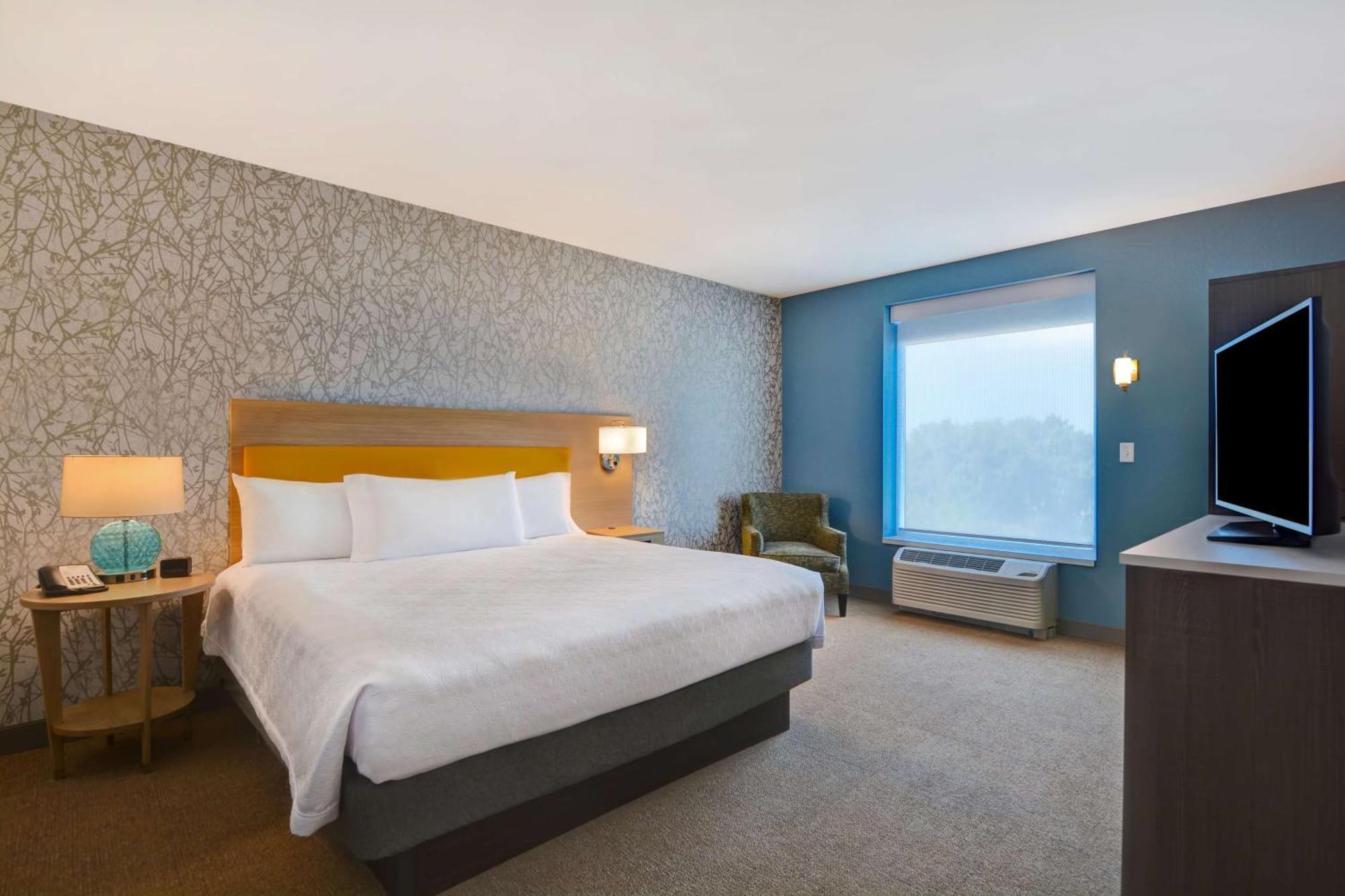 One-Bedroom King Suite - Non-Smoking