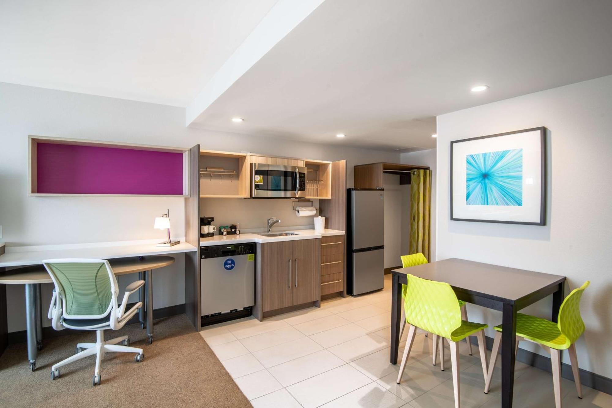 One-Bedroom King Suite Non-Smoking