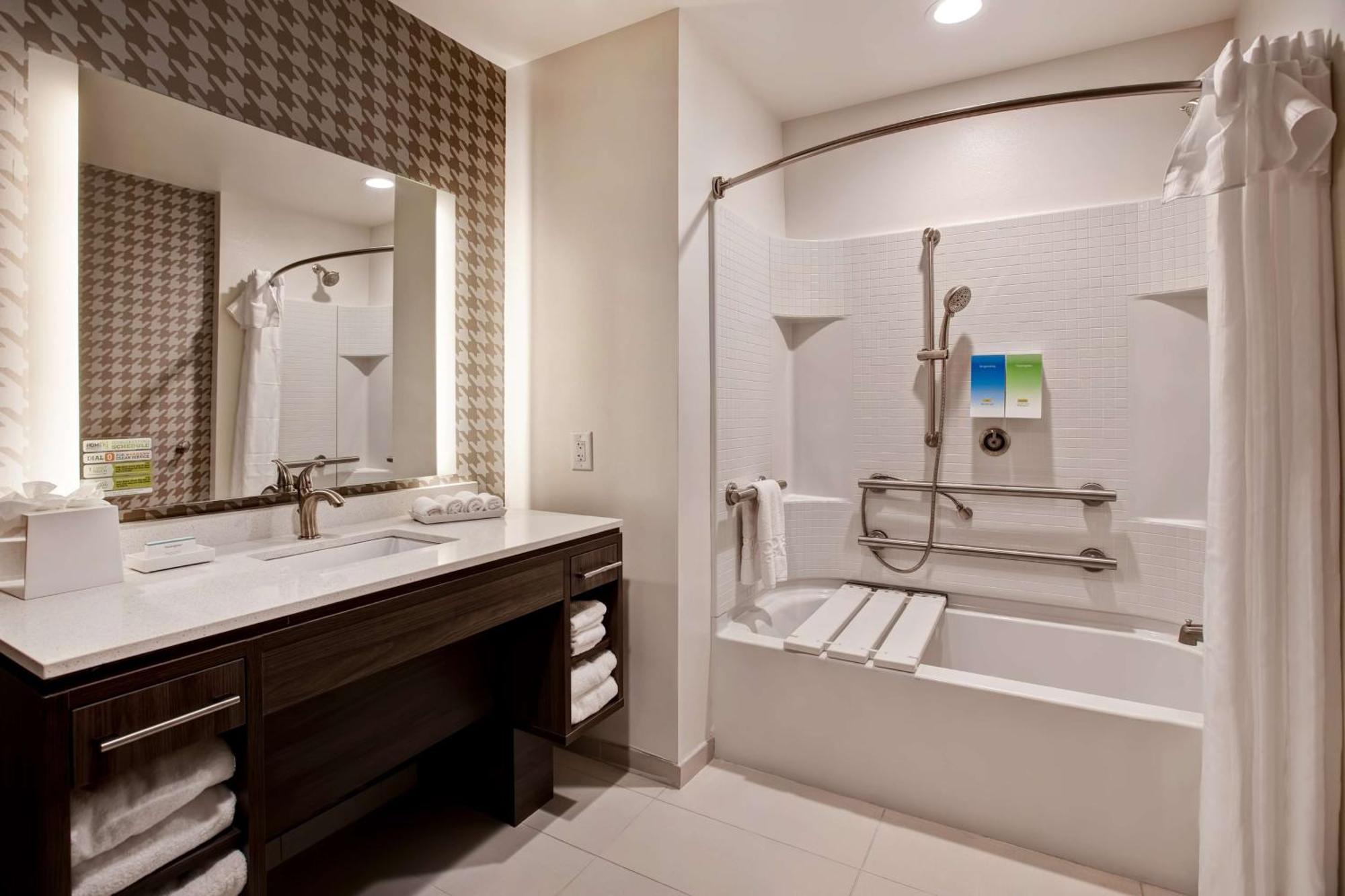 King Studio Suite - Hearing Access/Non-Smoking