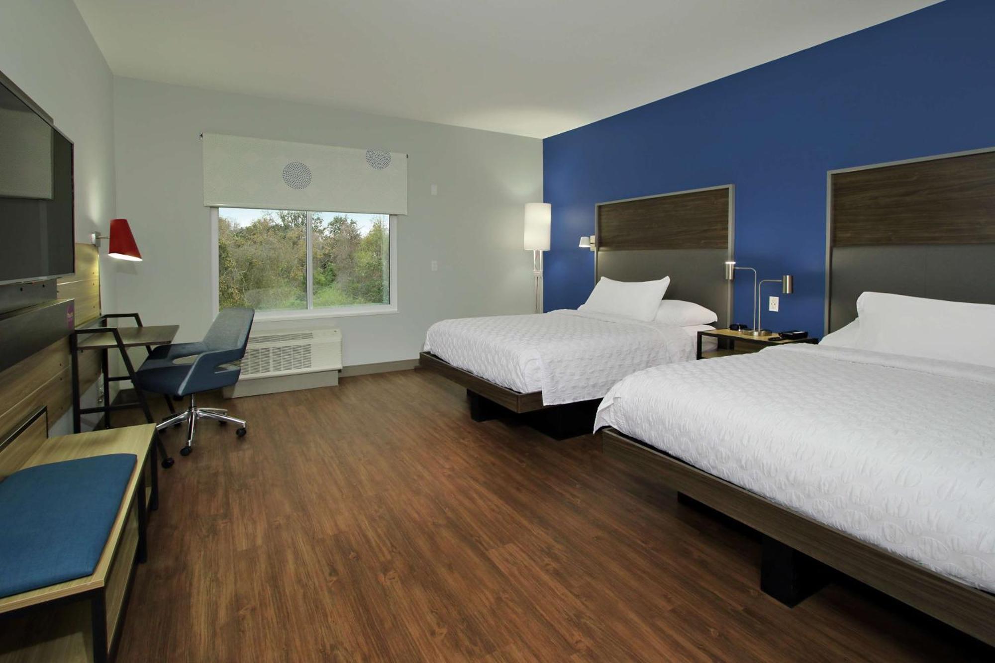 Queen Room with Two Queen Beds - Mobility Access