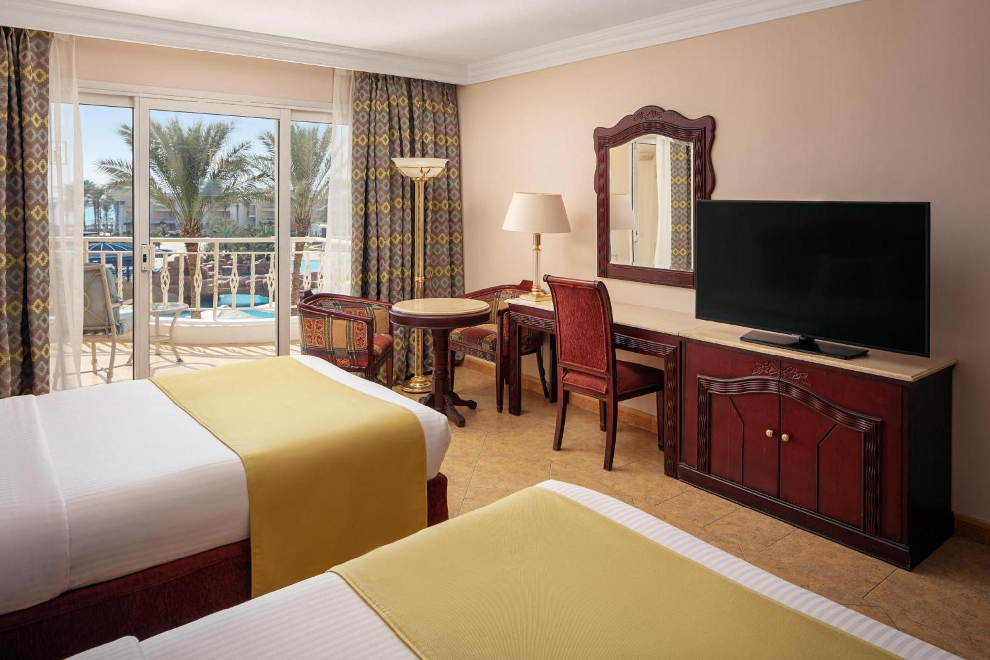 Superior Double or Twin Room with Pool View